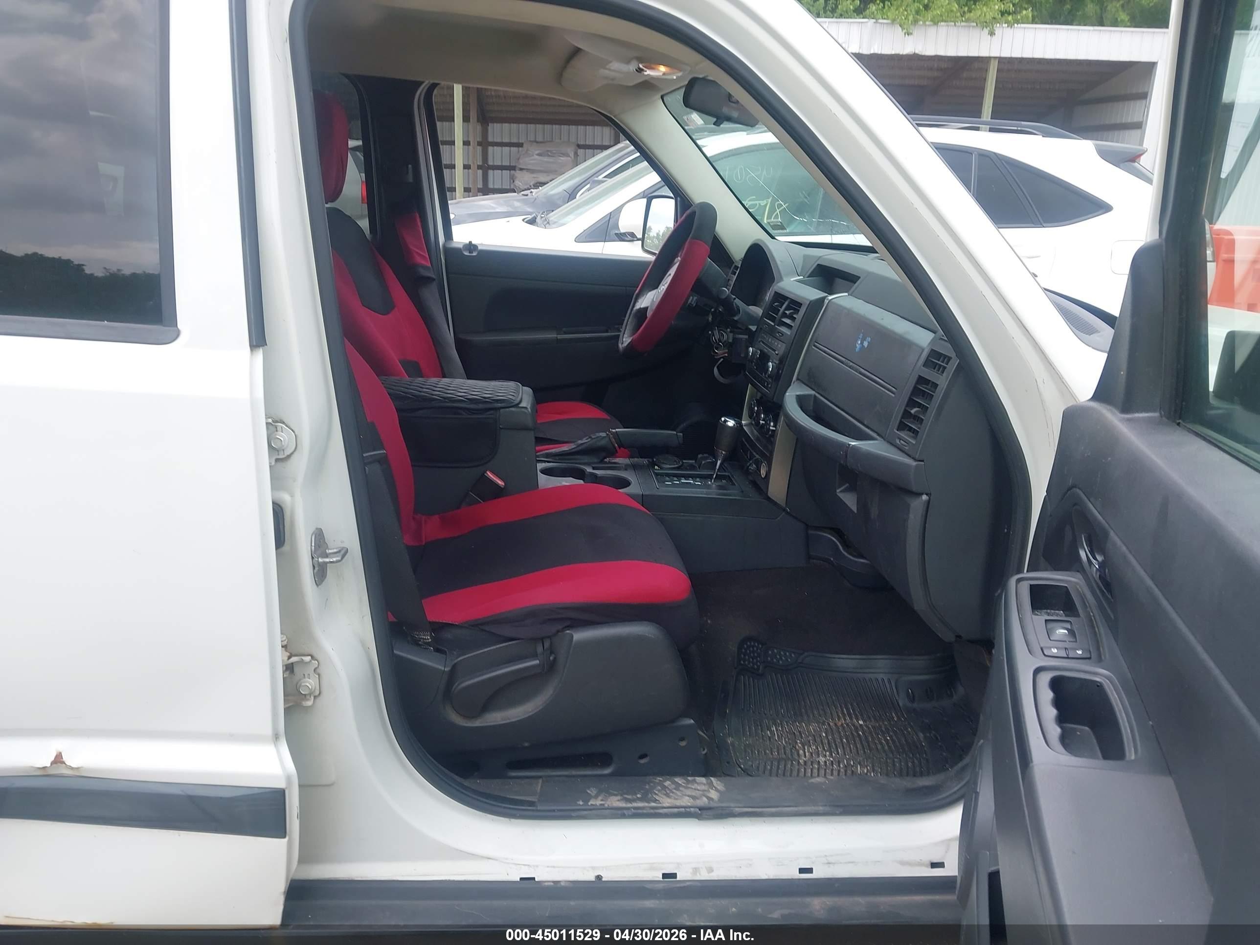 JEEP LIBERTY image 5