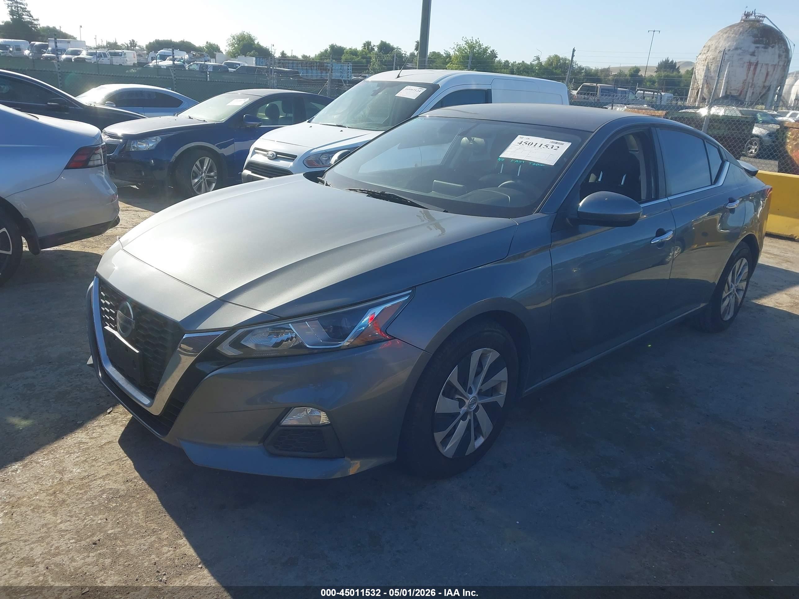 NISSAN ALTIMA image 2