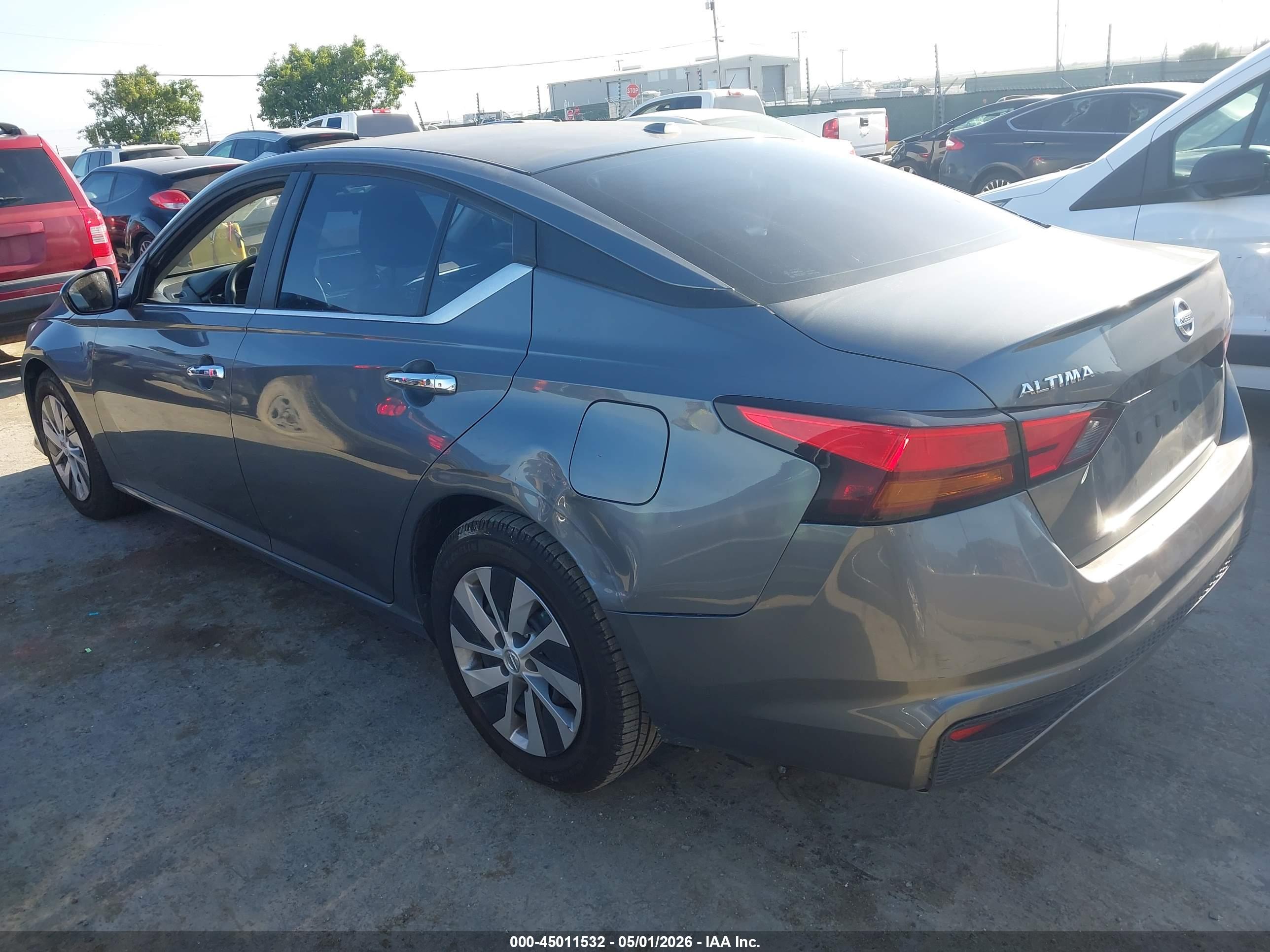 NISSAN ALTIMA image 3