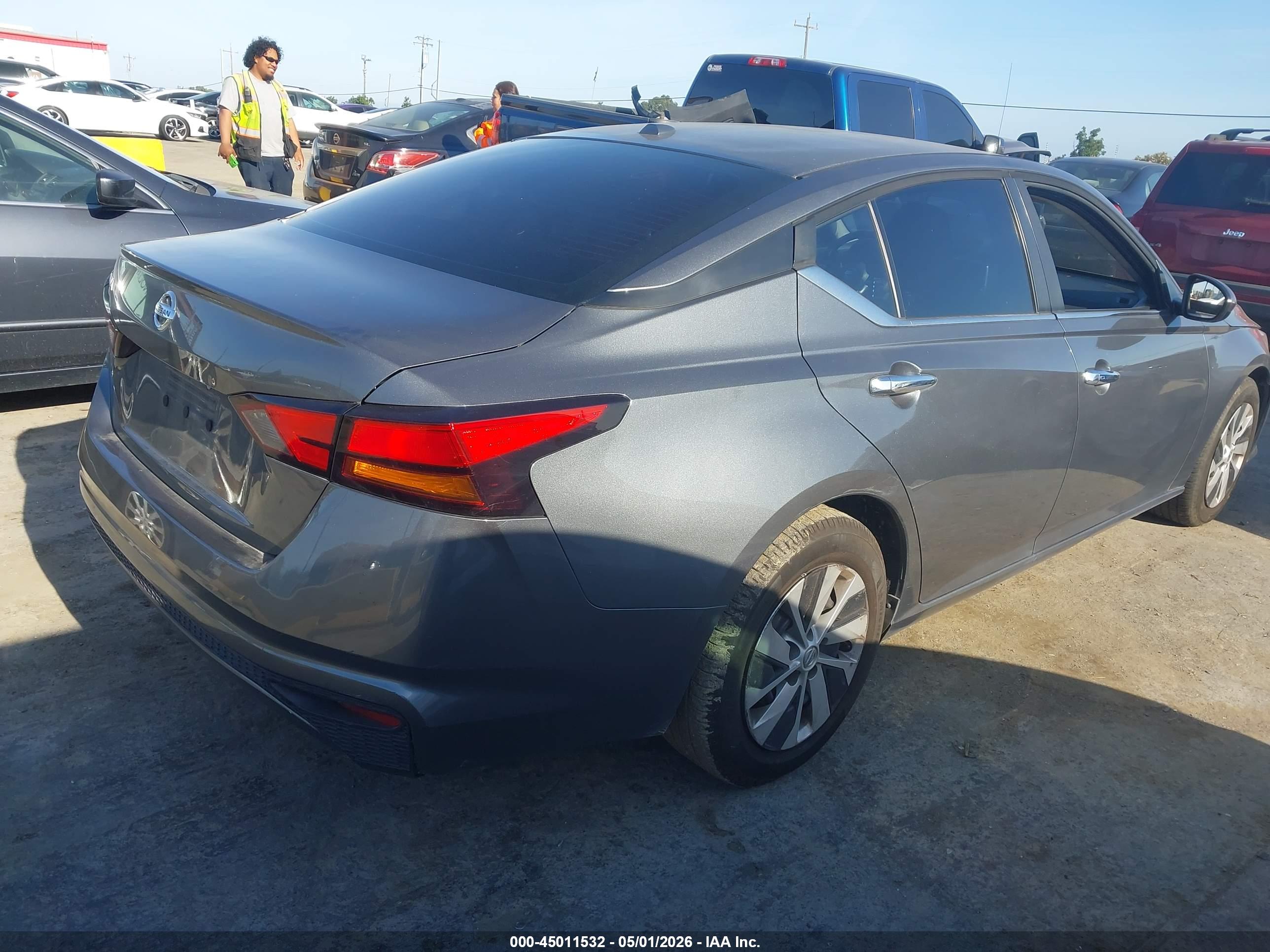 NISSAN ALTIMA image 4