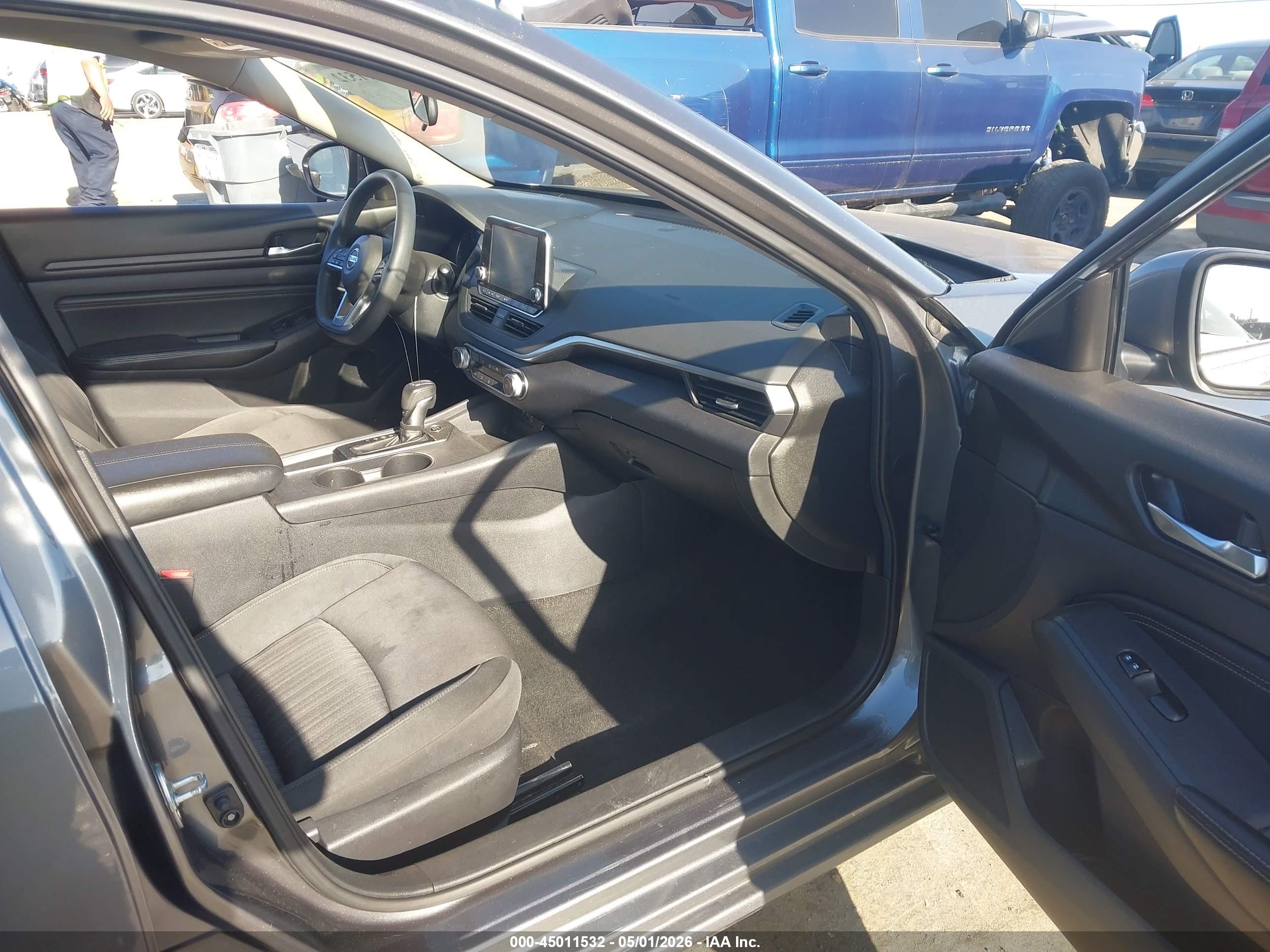 NISSAN ALTIMA image 5