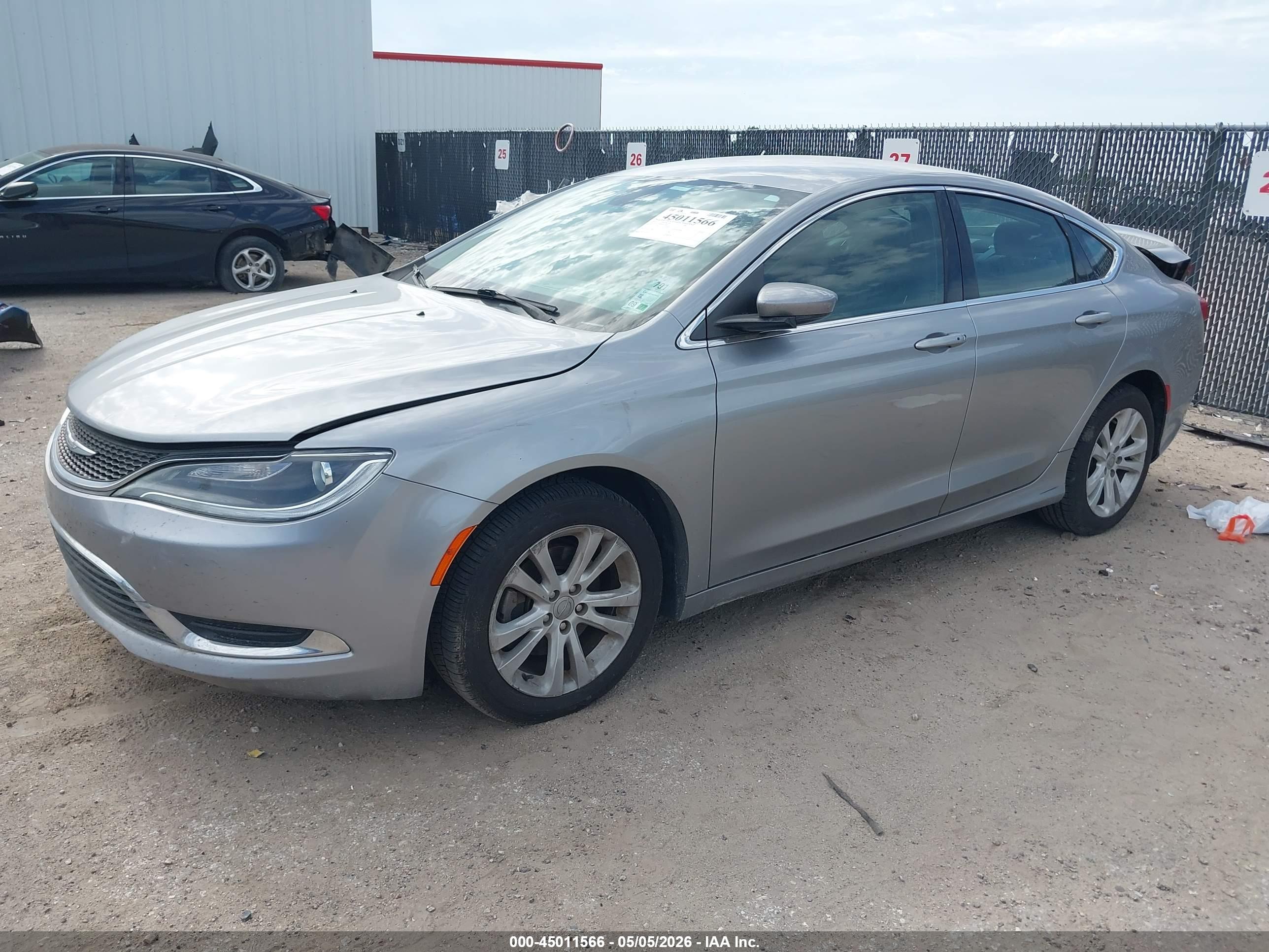 CHRYSLER 200 image 2