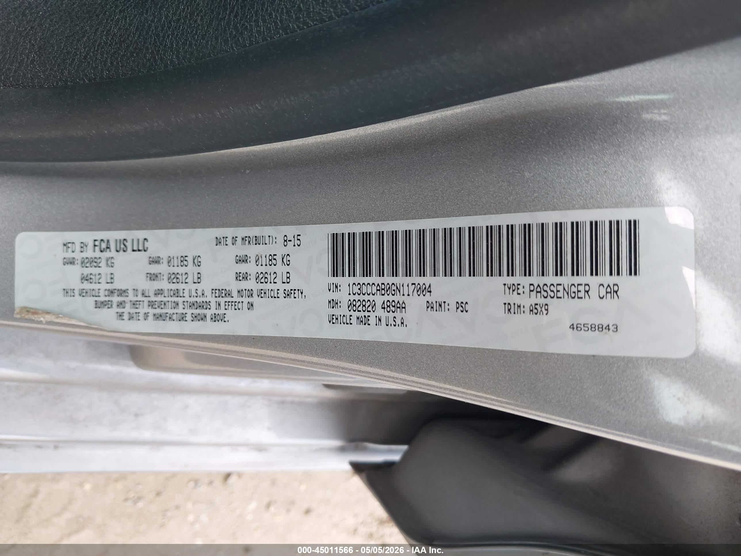 CHRYSLER 200 image 9