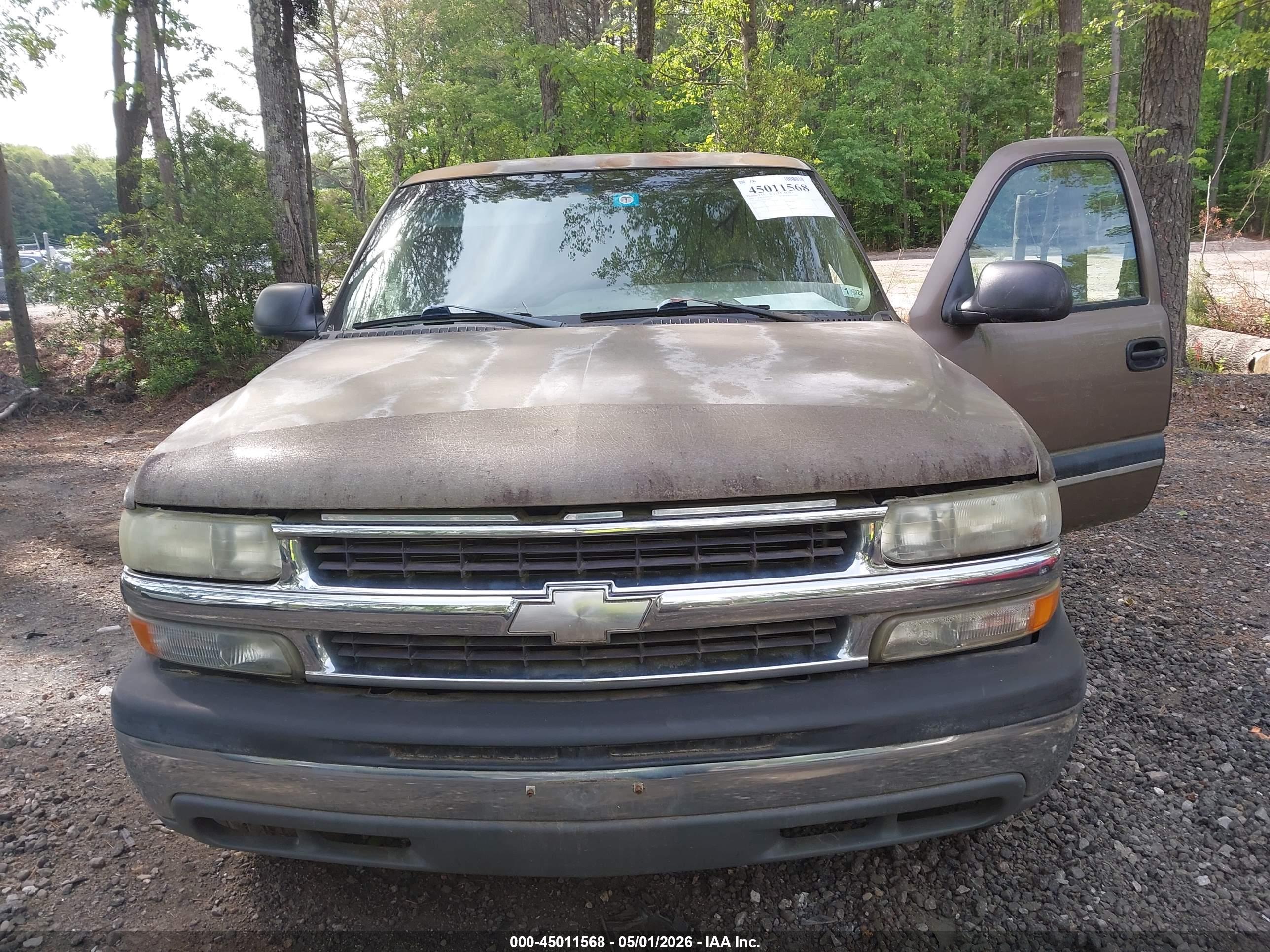 CHEVROLET SUBURBAN image 6