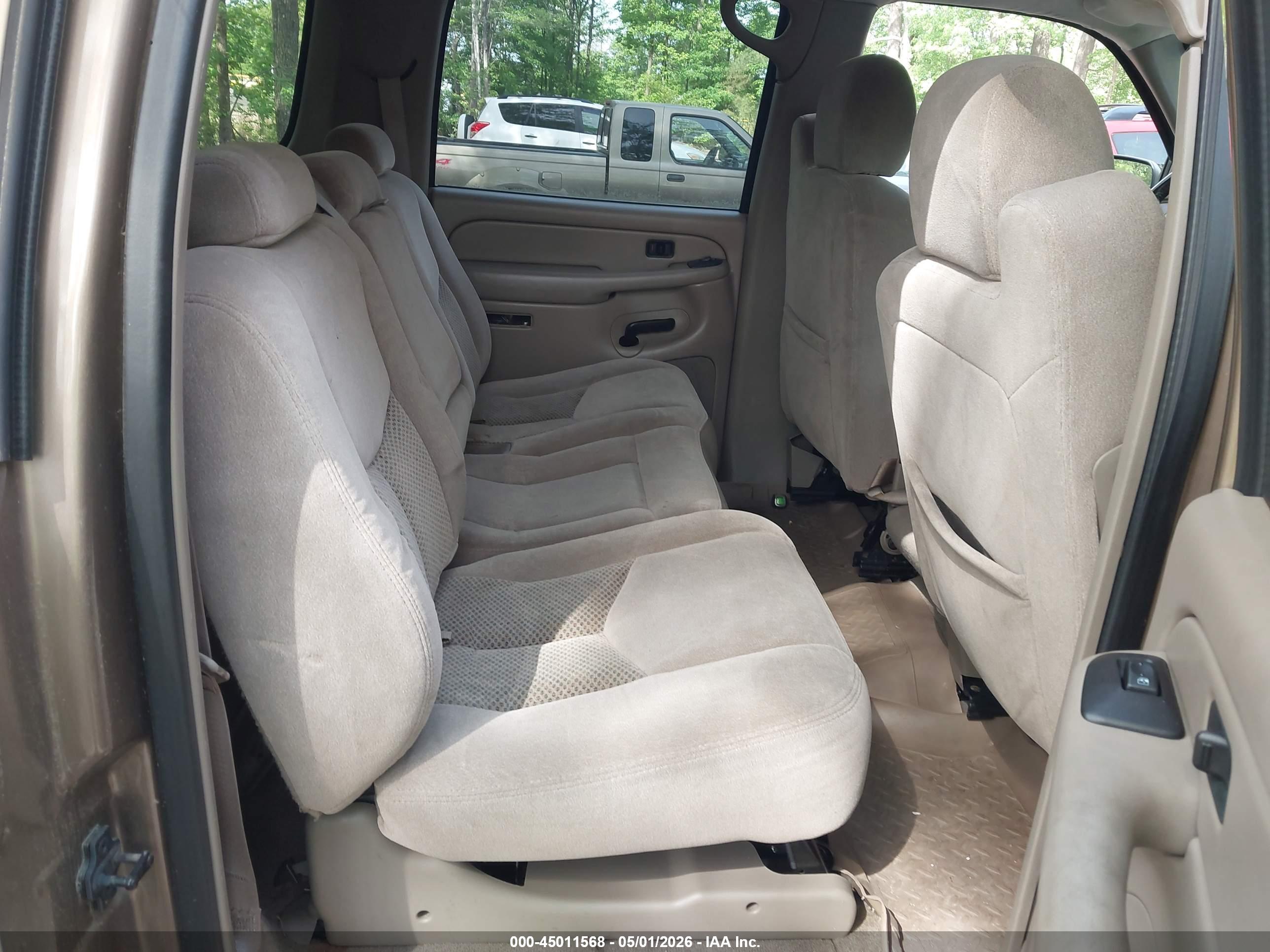 CHEVROLET SUBURBAN image 8