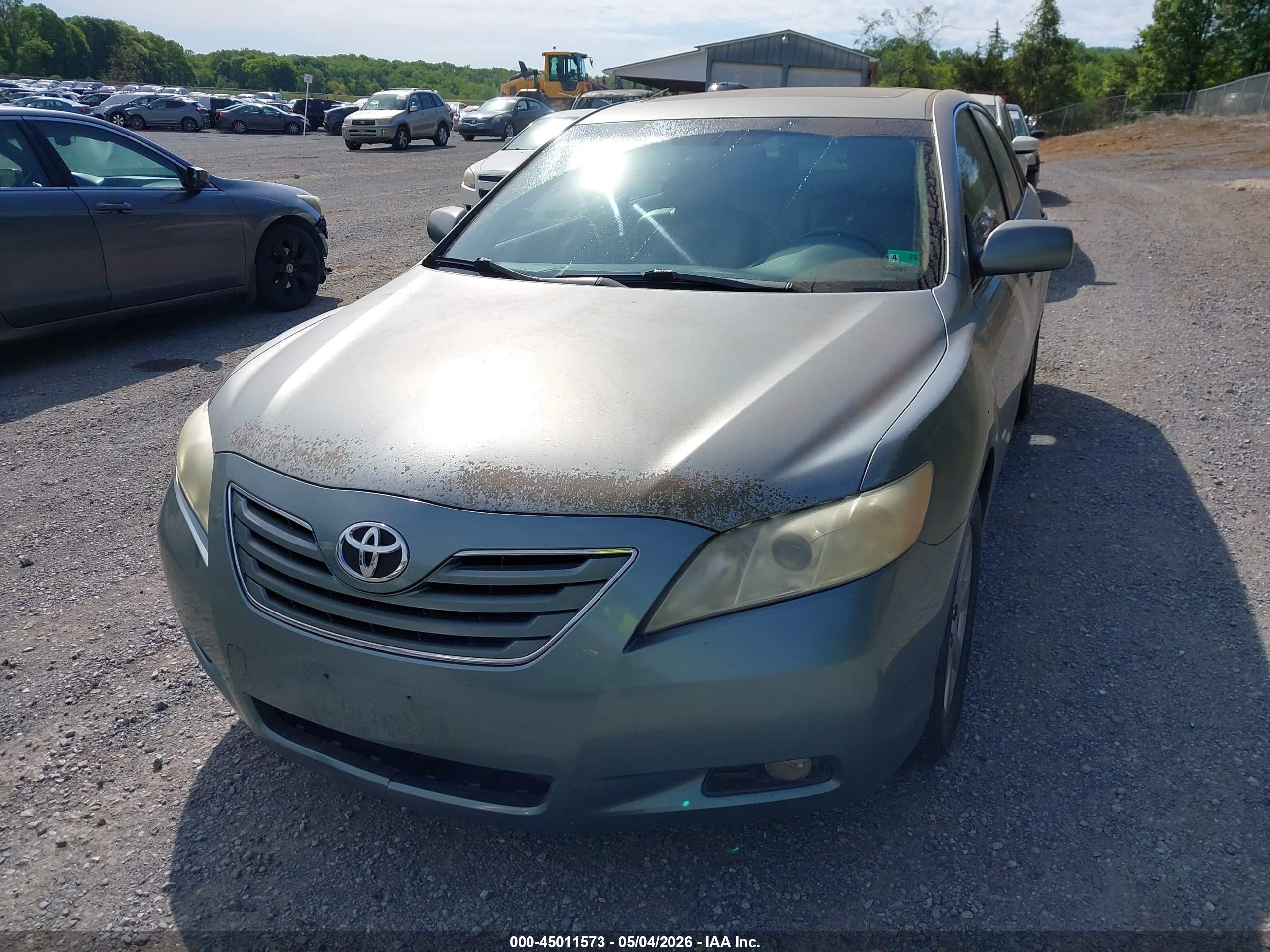 TOYOTA CAMRY image 6