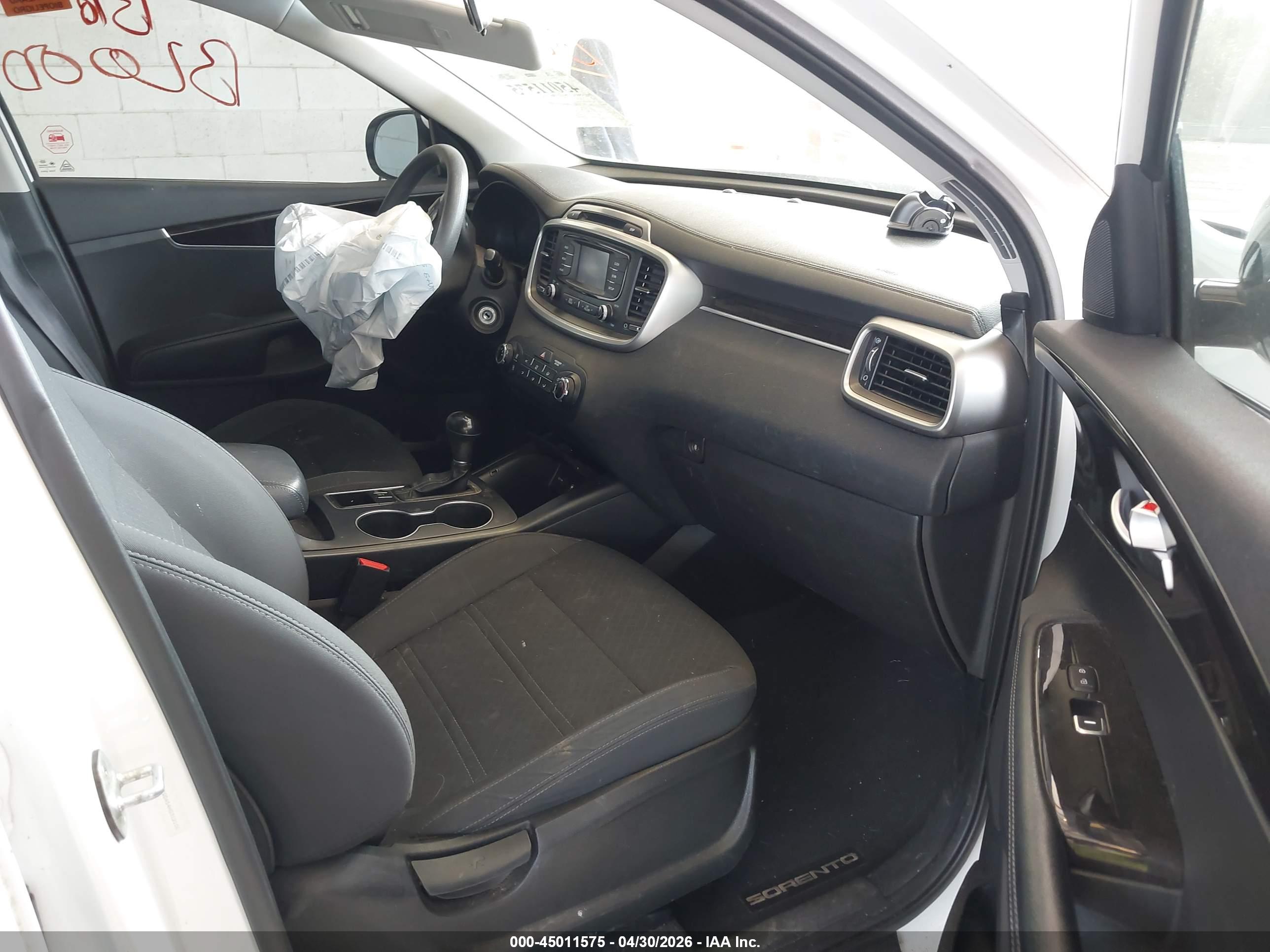 KIA SORENTO image 5