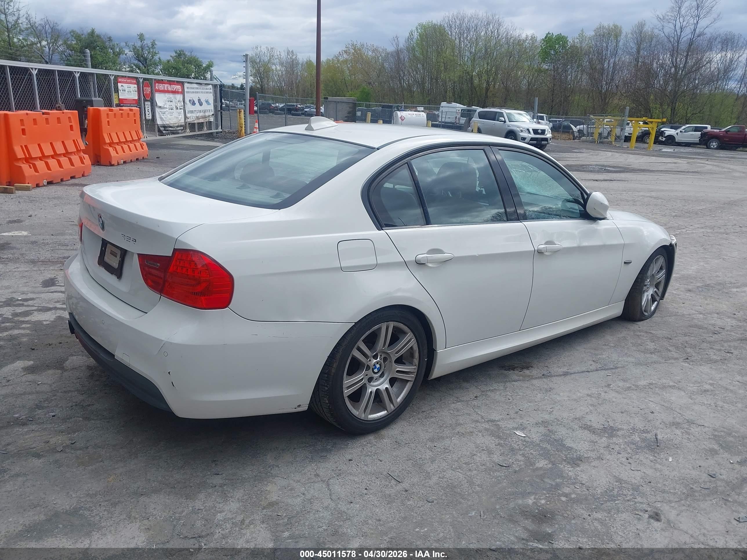 BMW 328I image 4