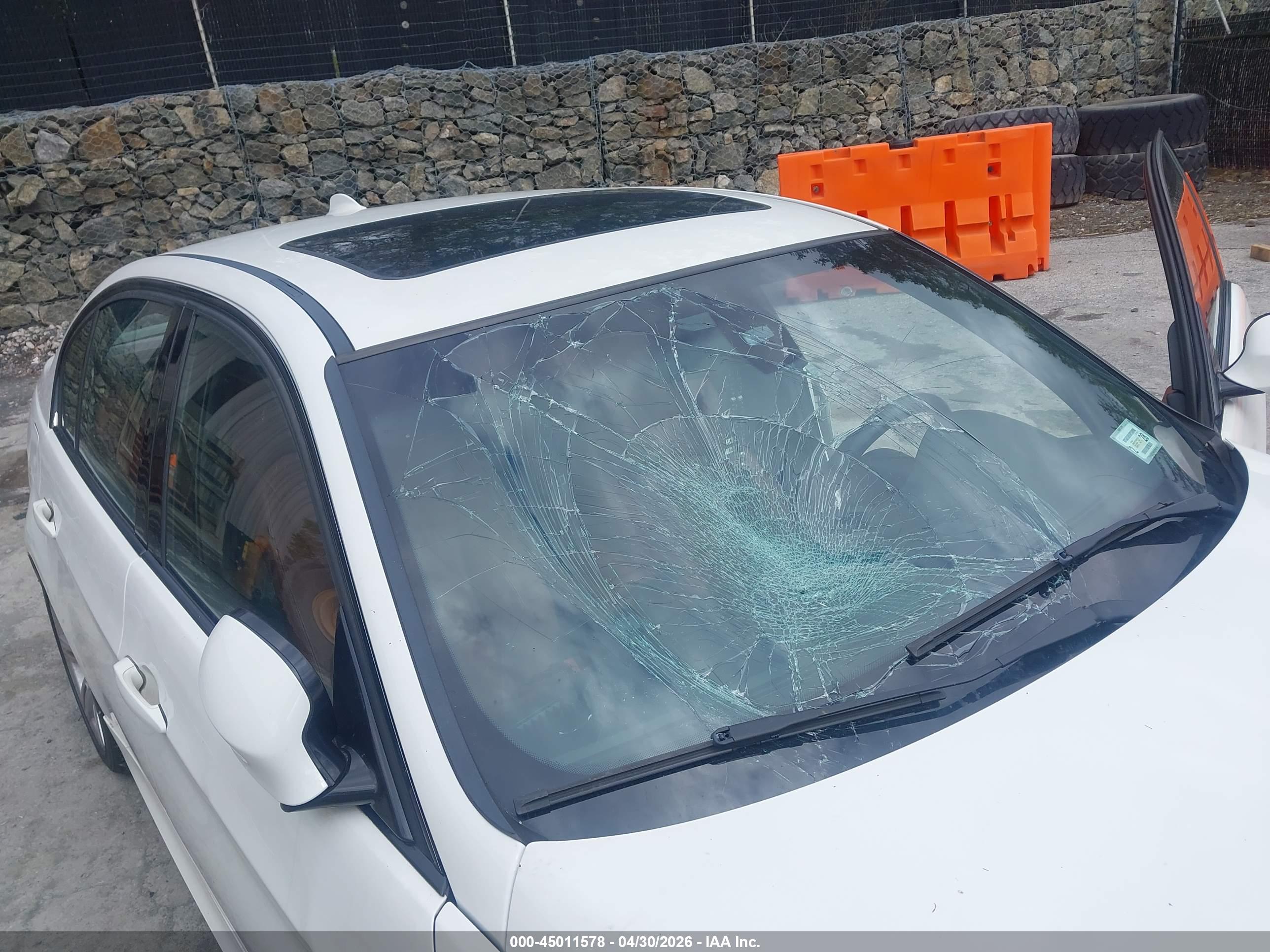 BMW 328I image 6