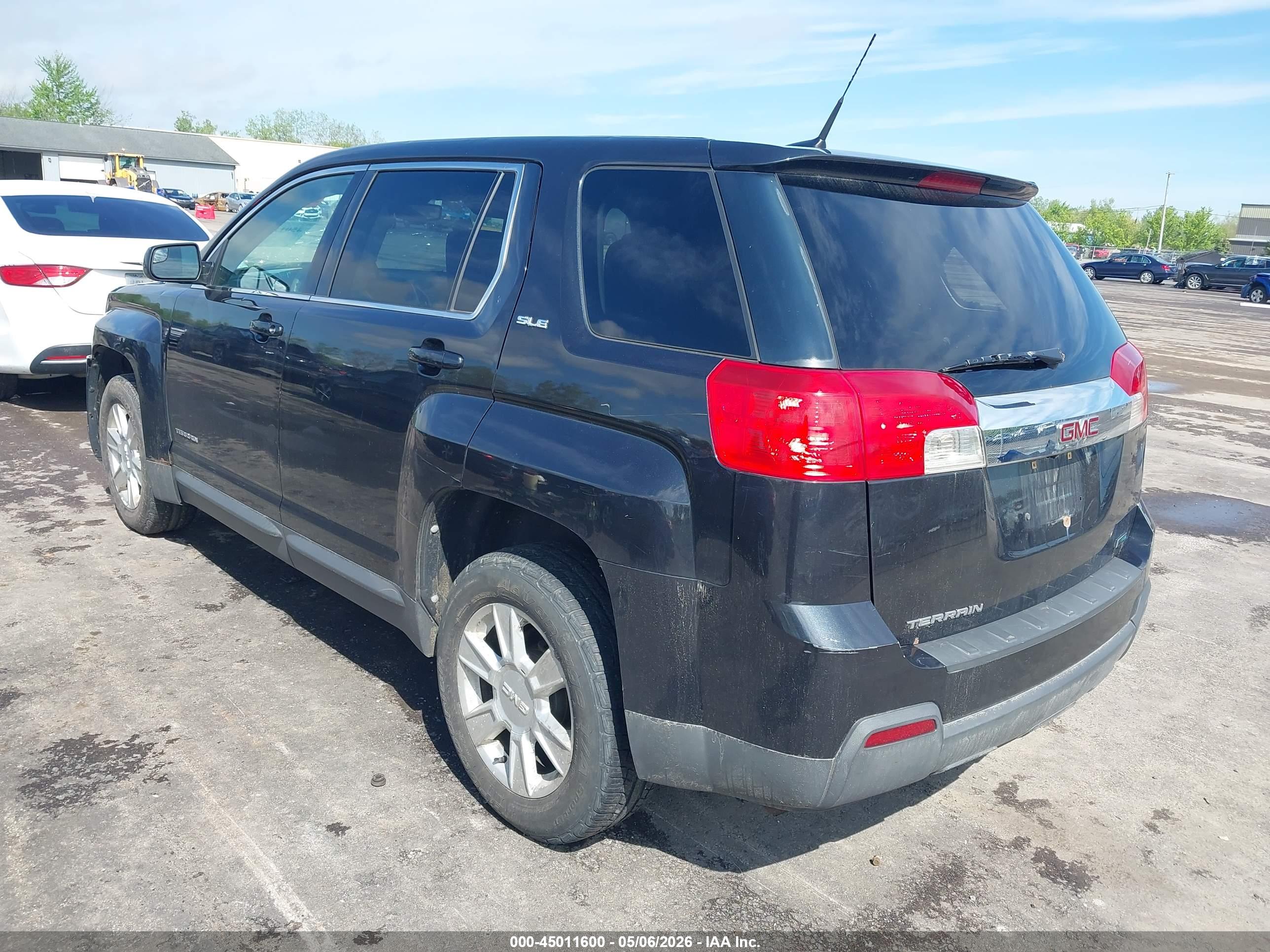 GMC TERRAIN image 3