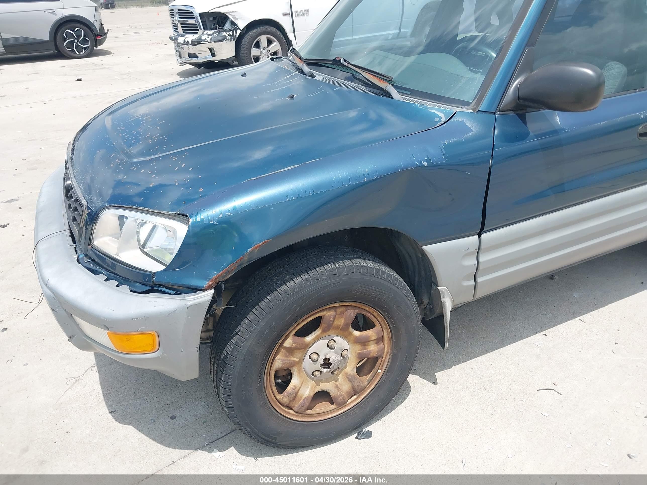 TOYOTA RAV4 image 6