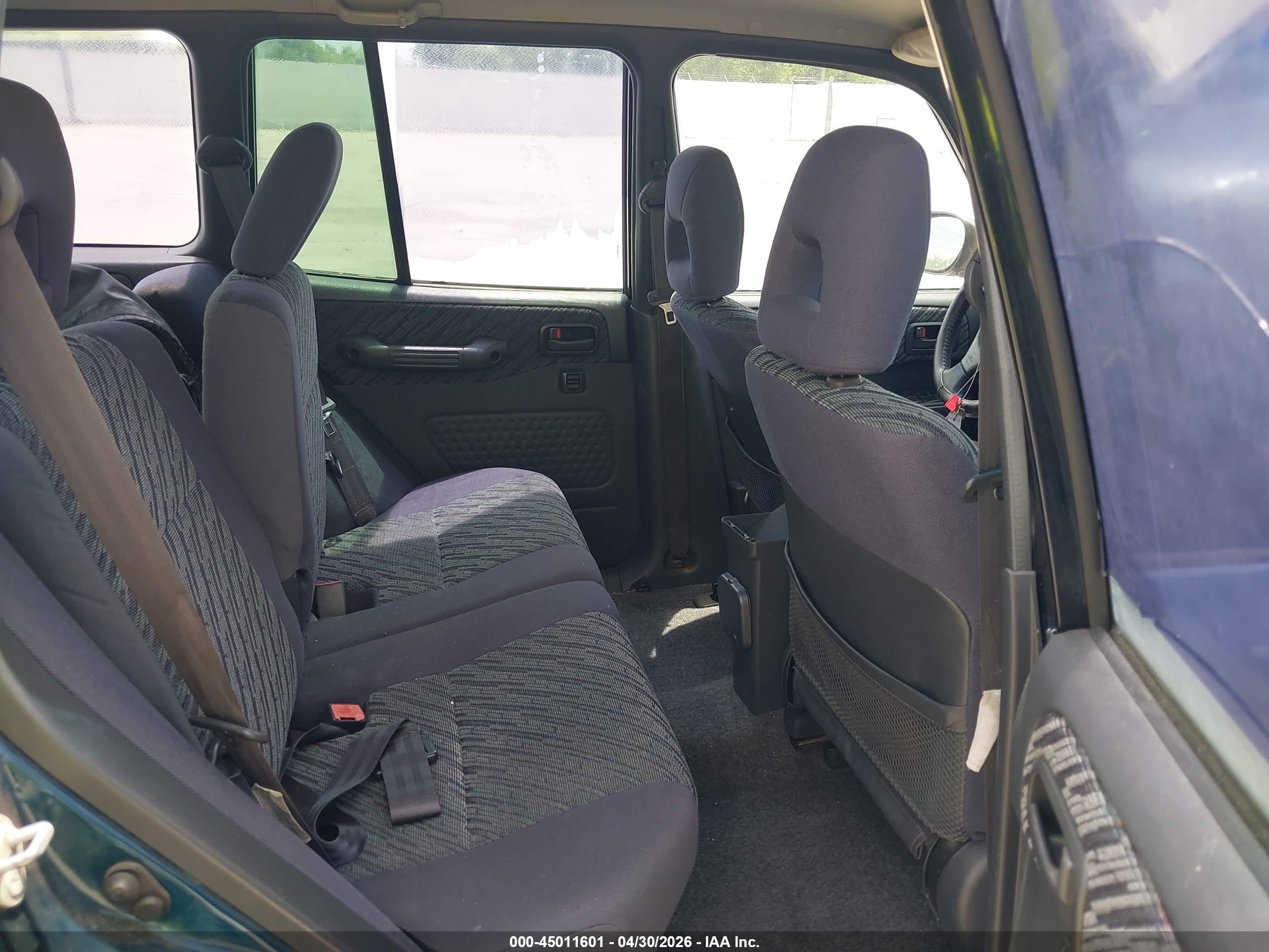 TOYOTA RAV4 image 8