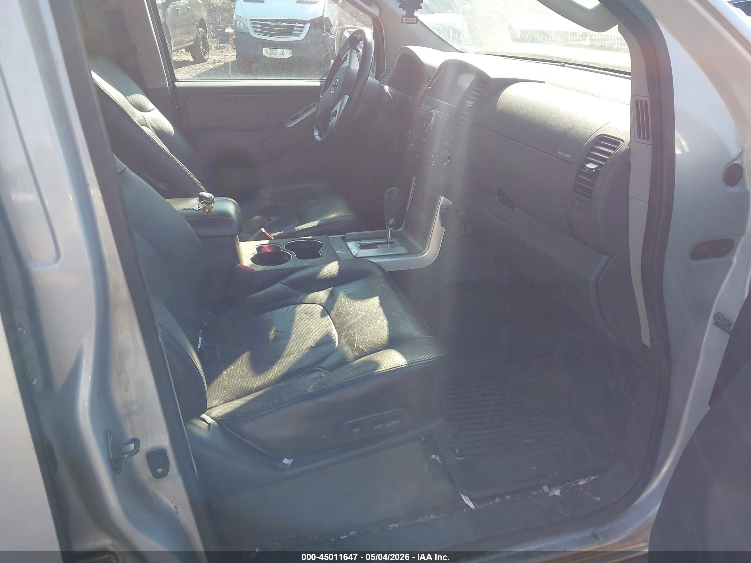 NISSAN PATHFINDER image 5