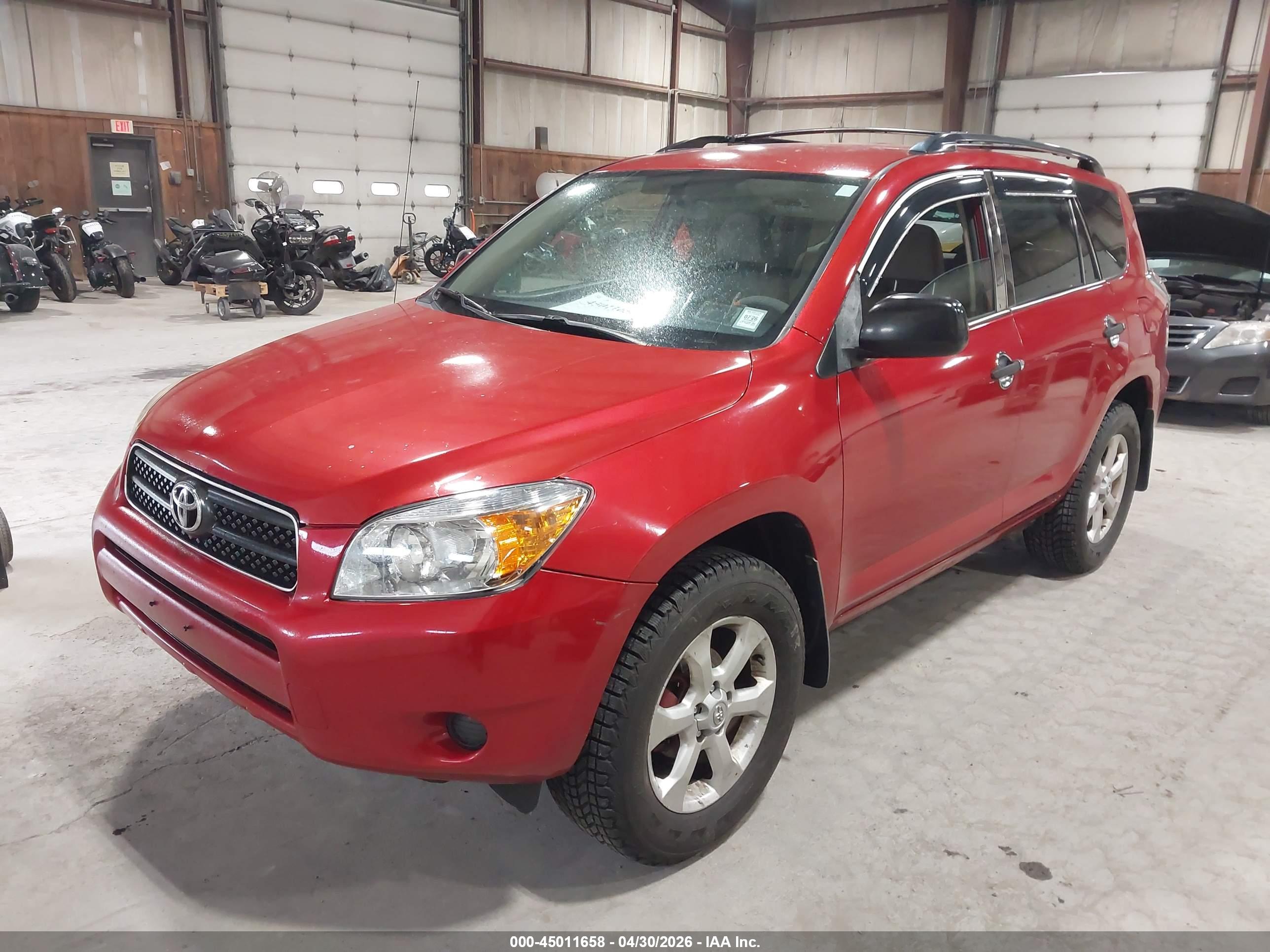 TOYOTA RAV4 image 2