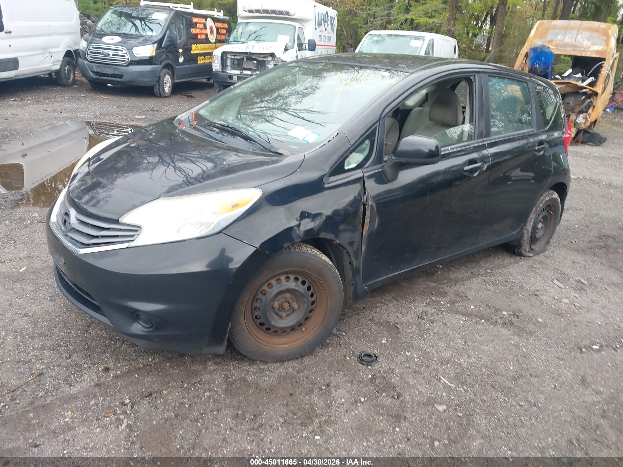 NISSAN VERSA image 2