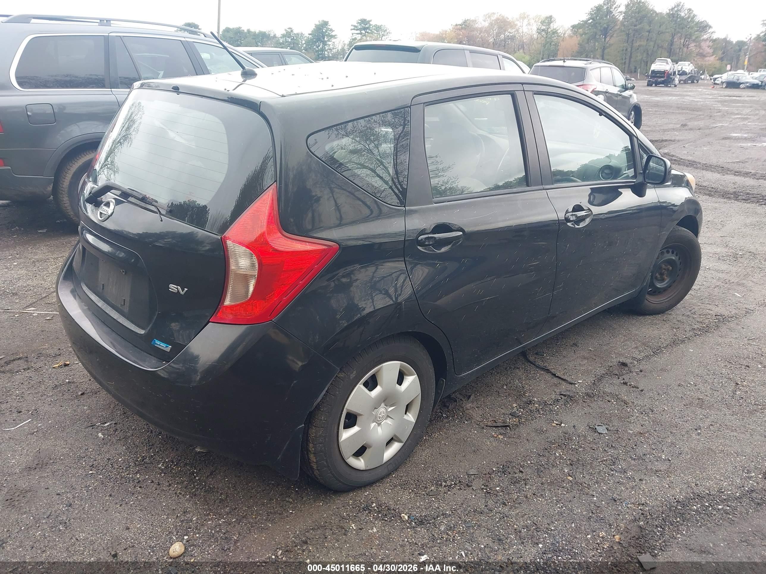 NISSAN VERSA image 4