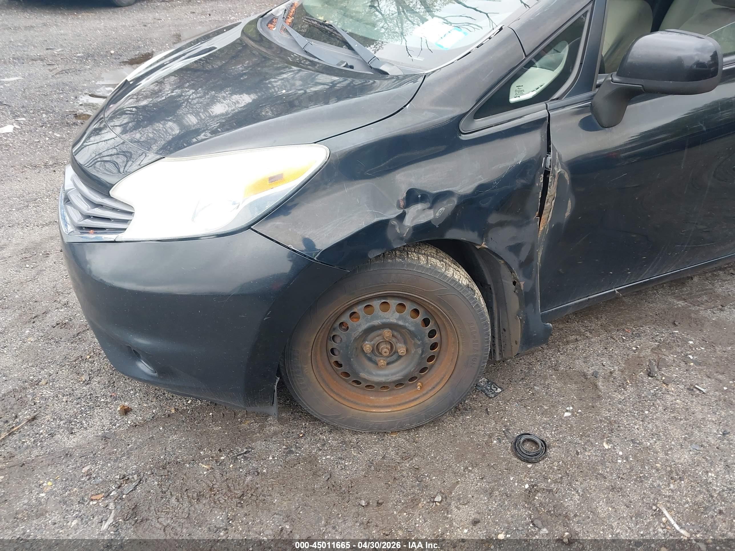 NISSAN VERSA image 6