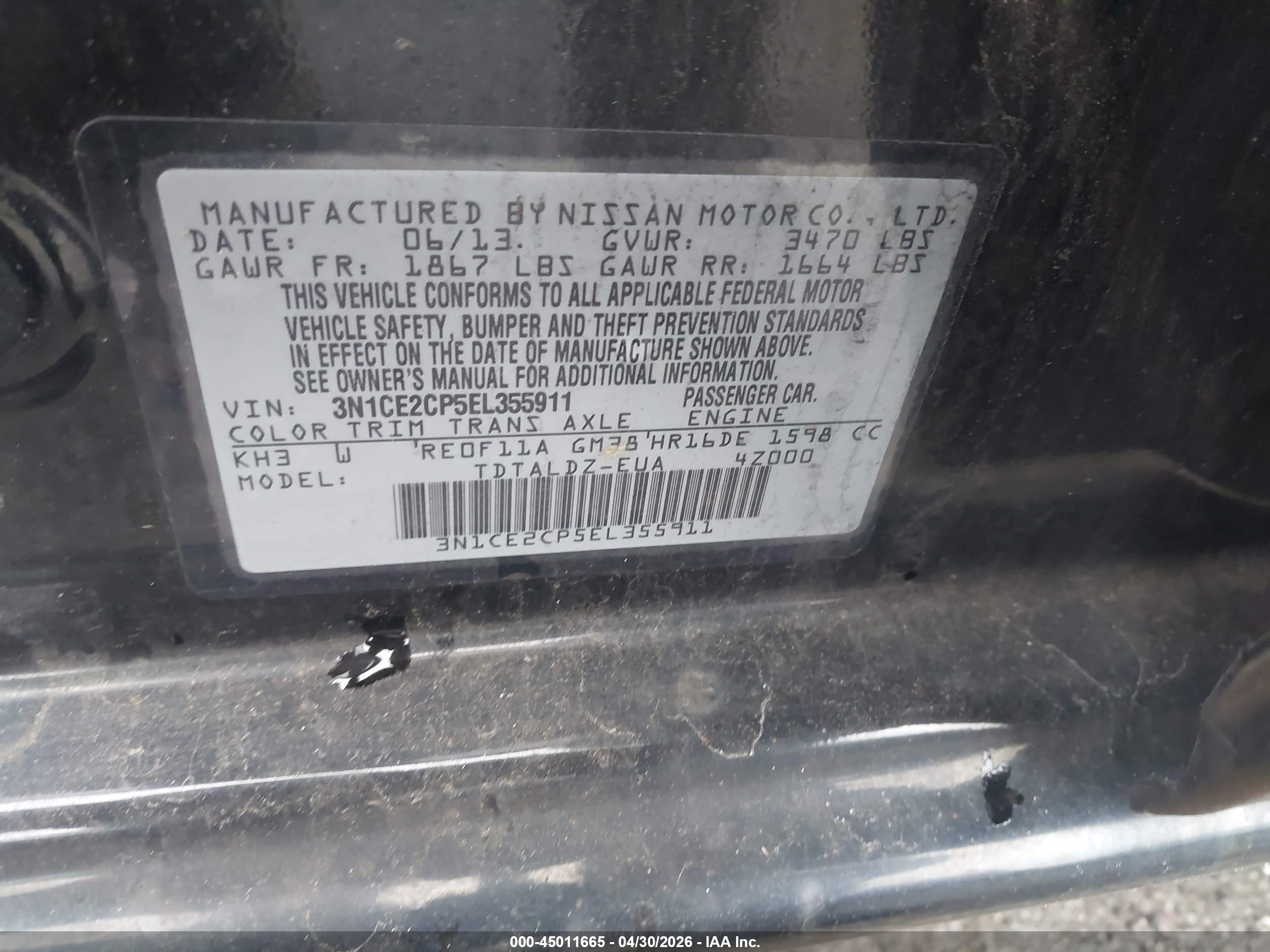 NISSAN VERSA image 9