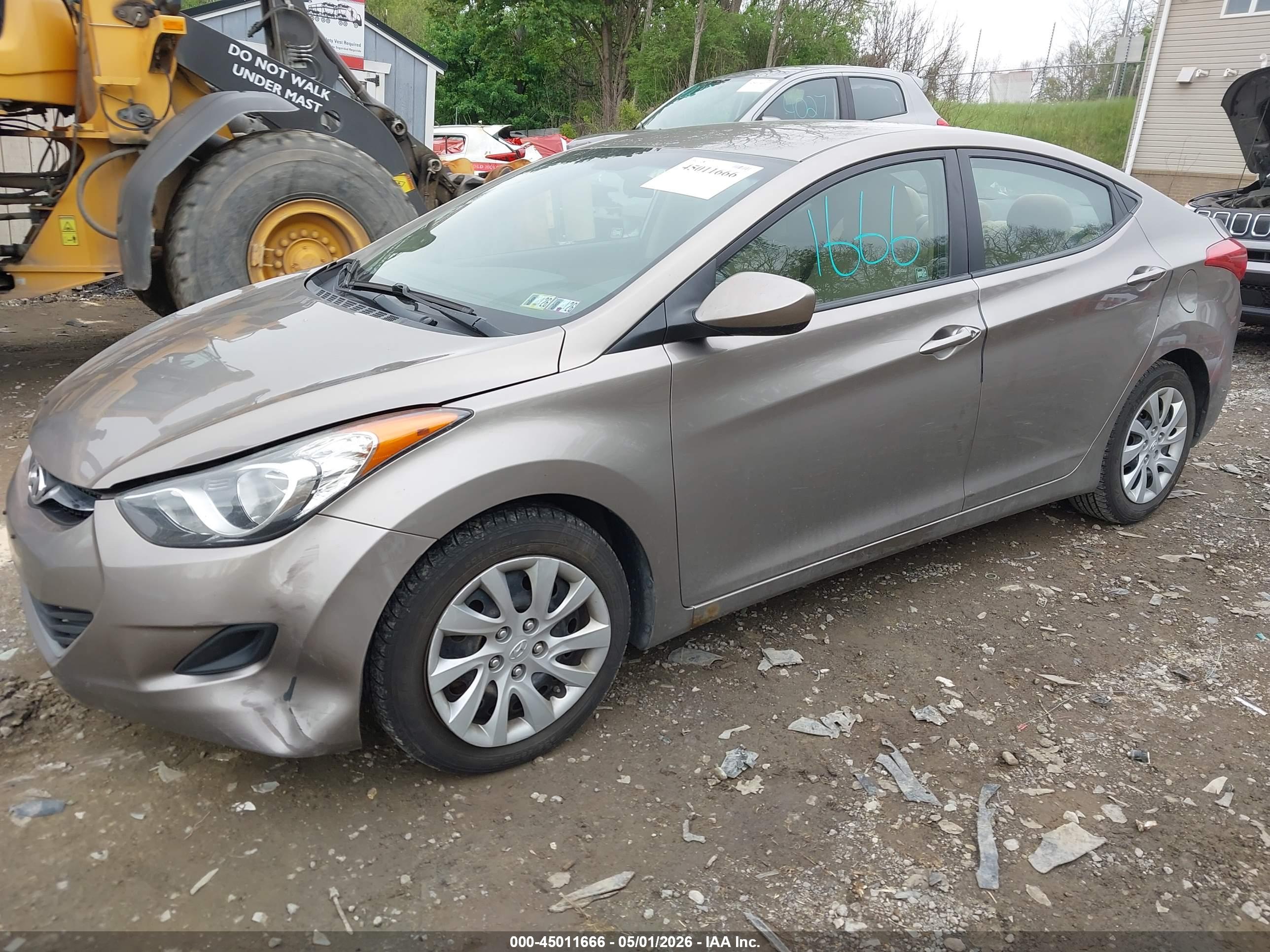 HYUNDAI ELANTRA image 2