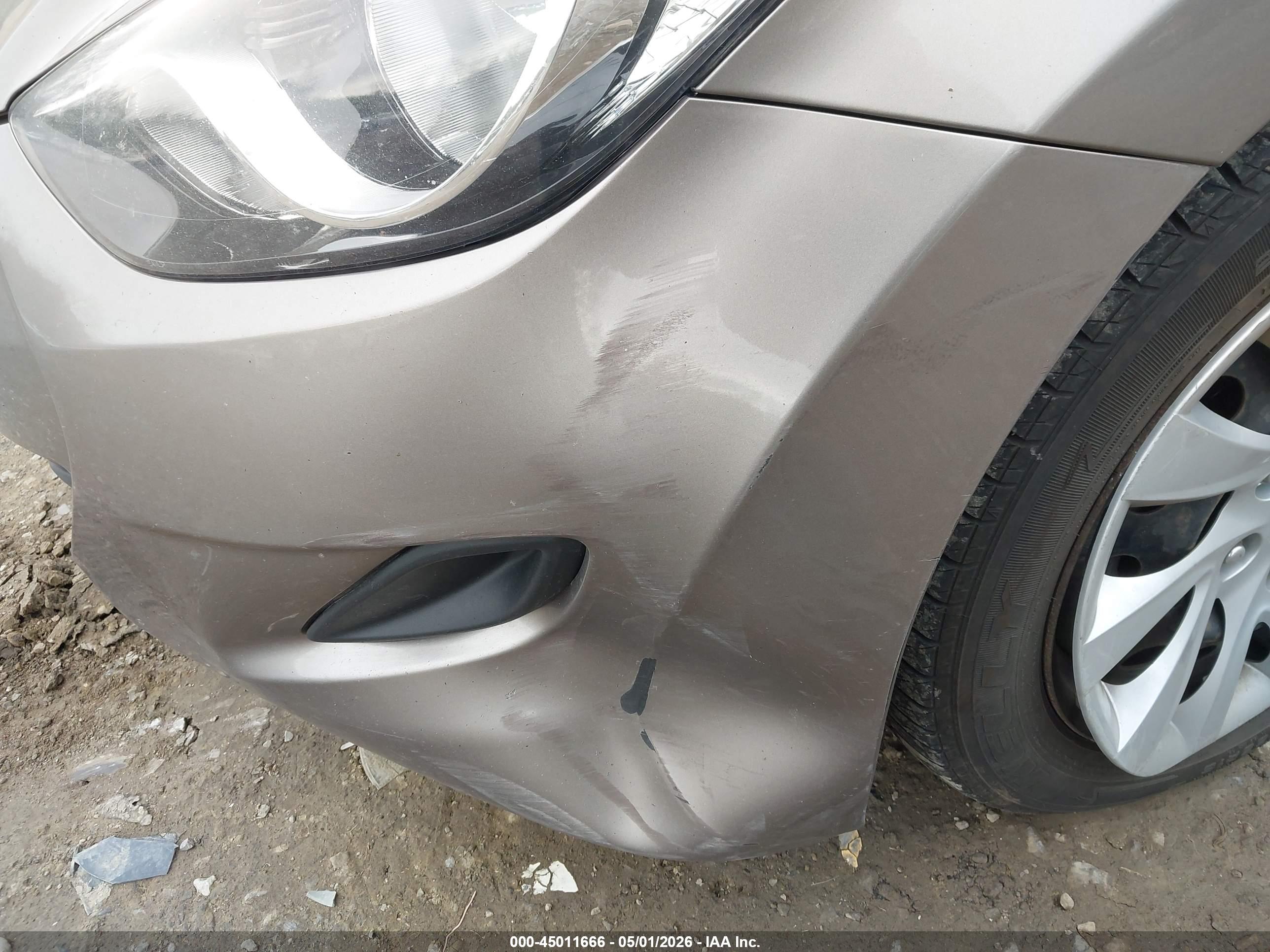 HYUNDAI ELANTRA image 6