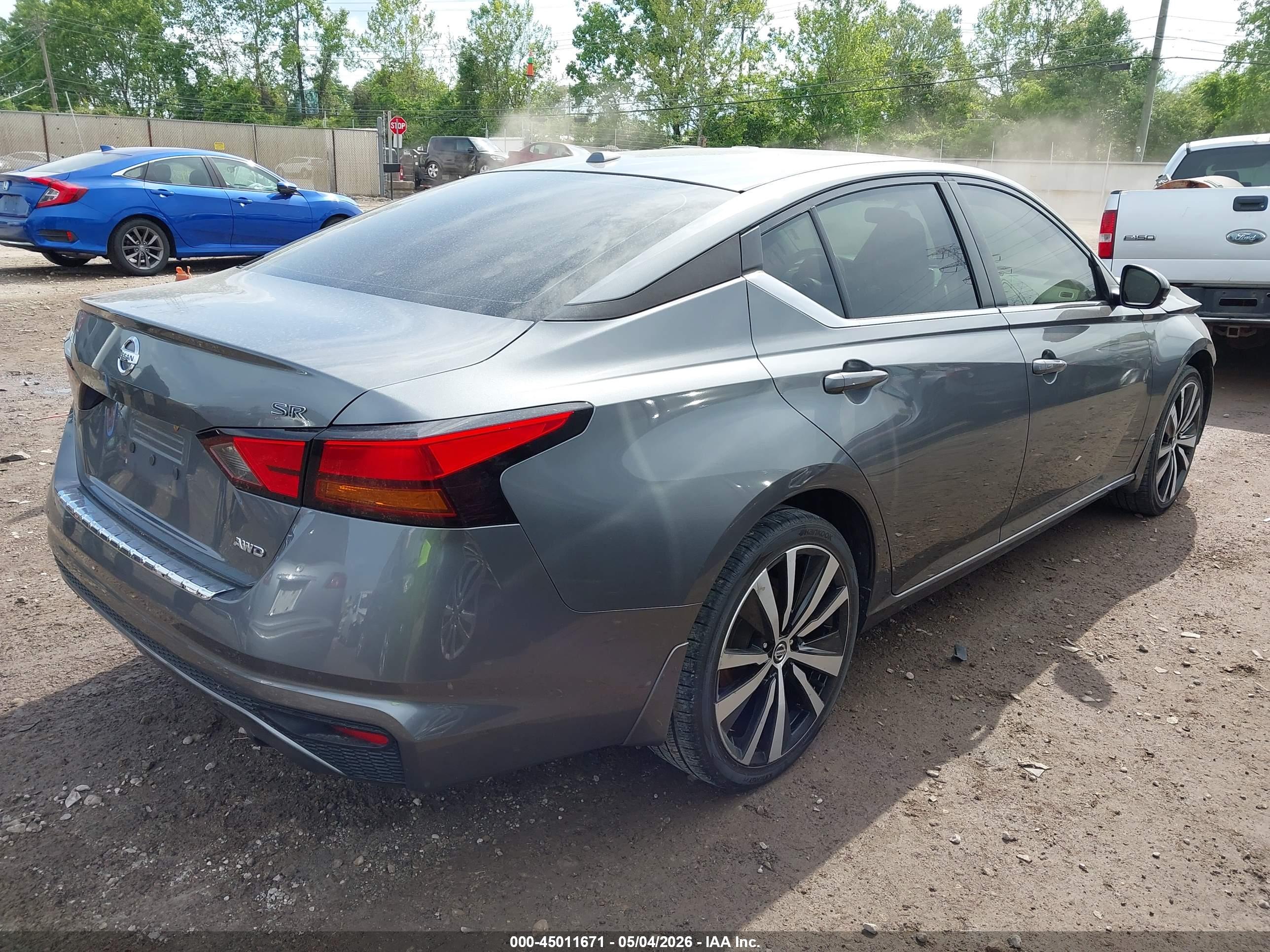 NISSAN ALTIMA image 4