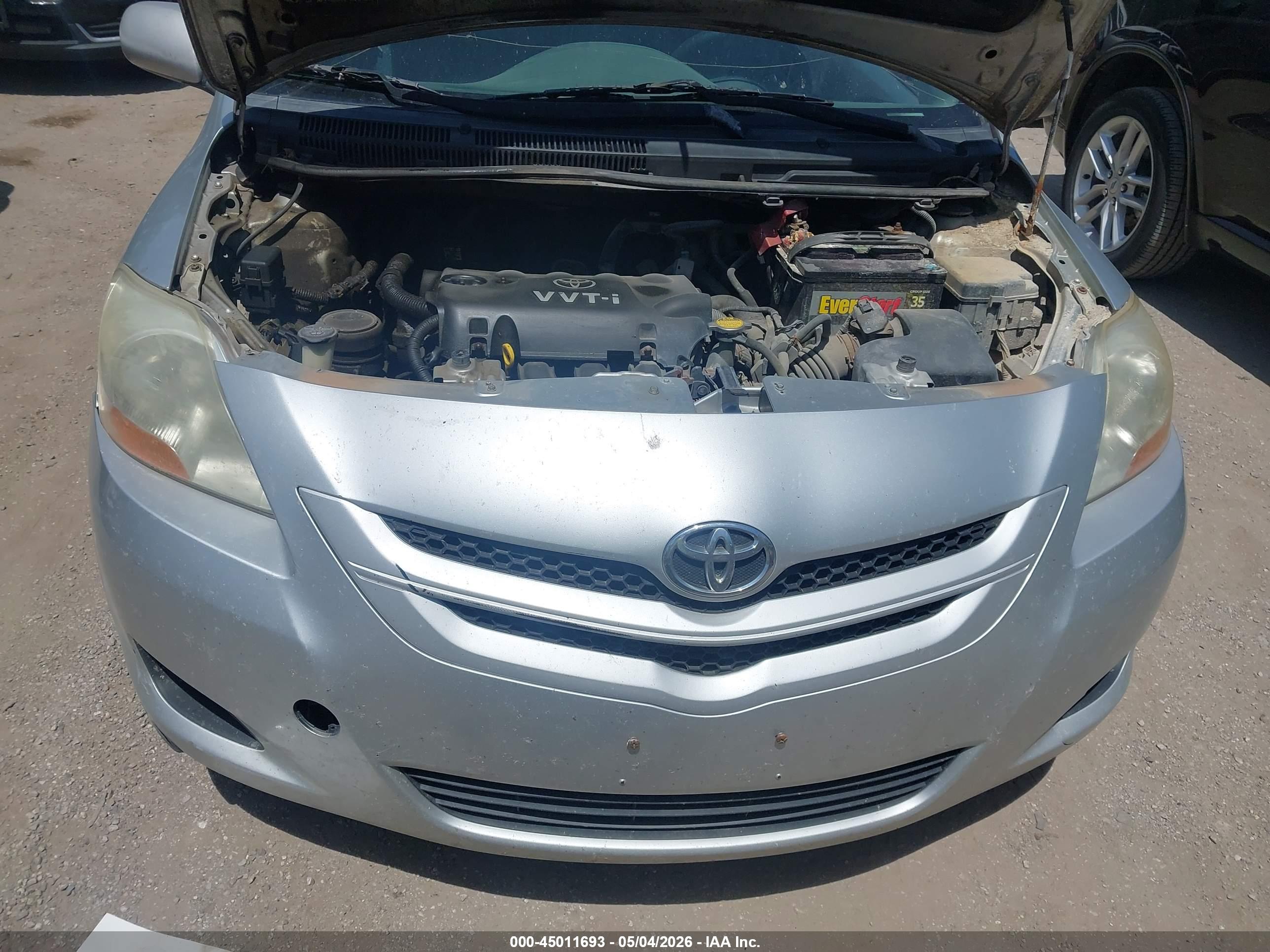 TOYOTA YARIS image 10