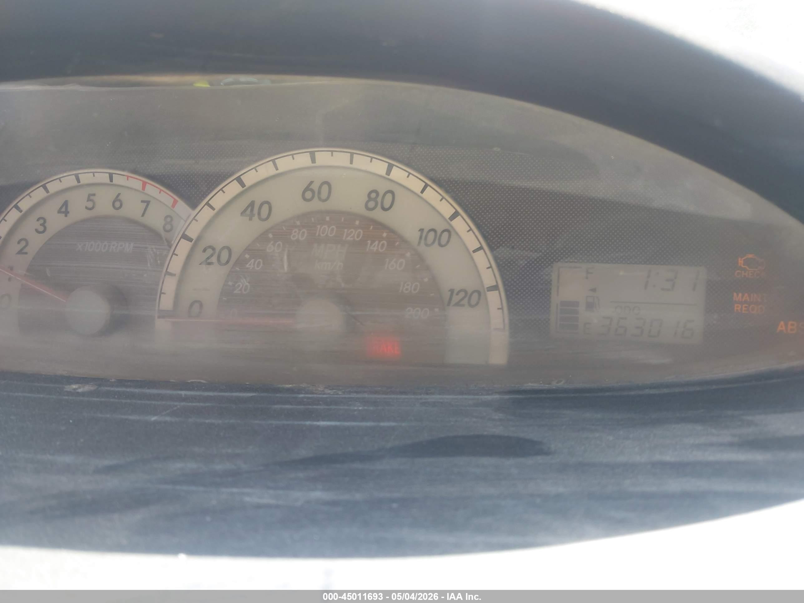 TOYOTA YARIS image 7