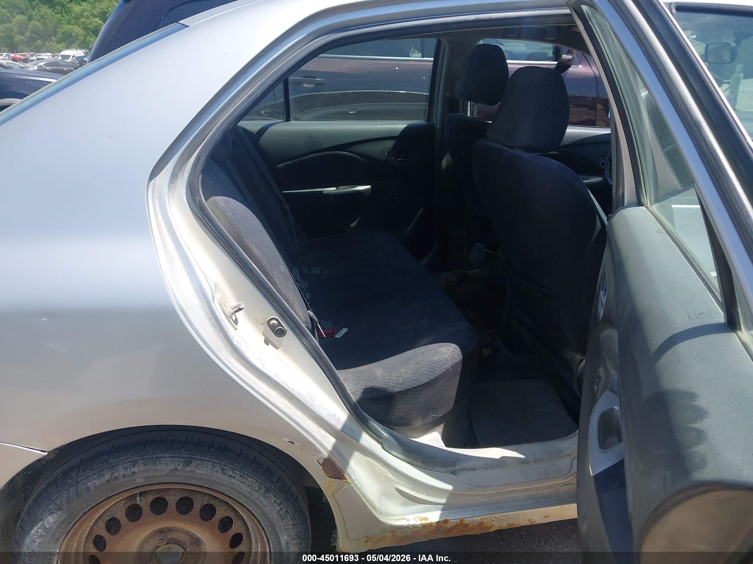 TOYOTA YARIS image 8