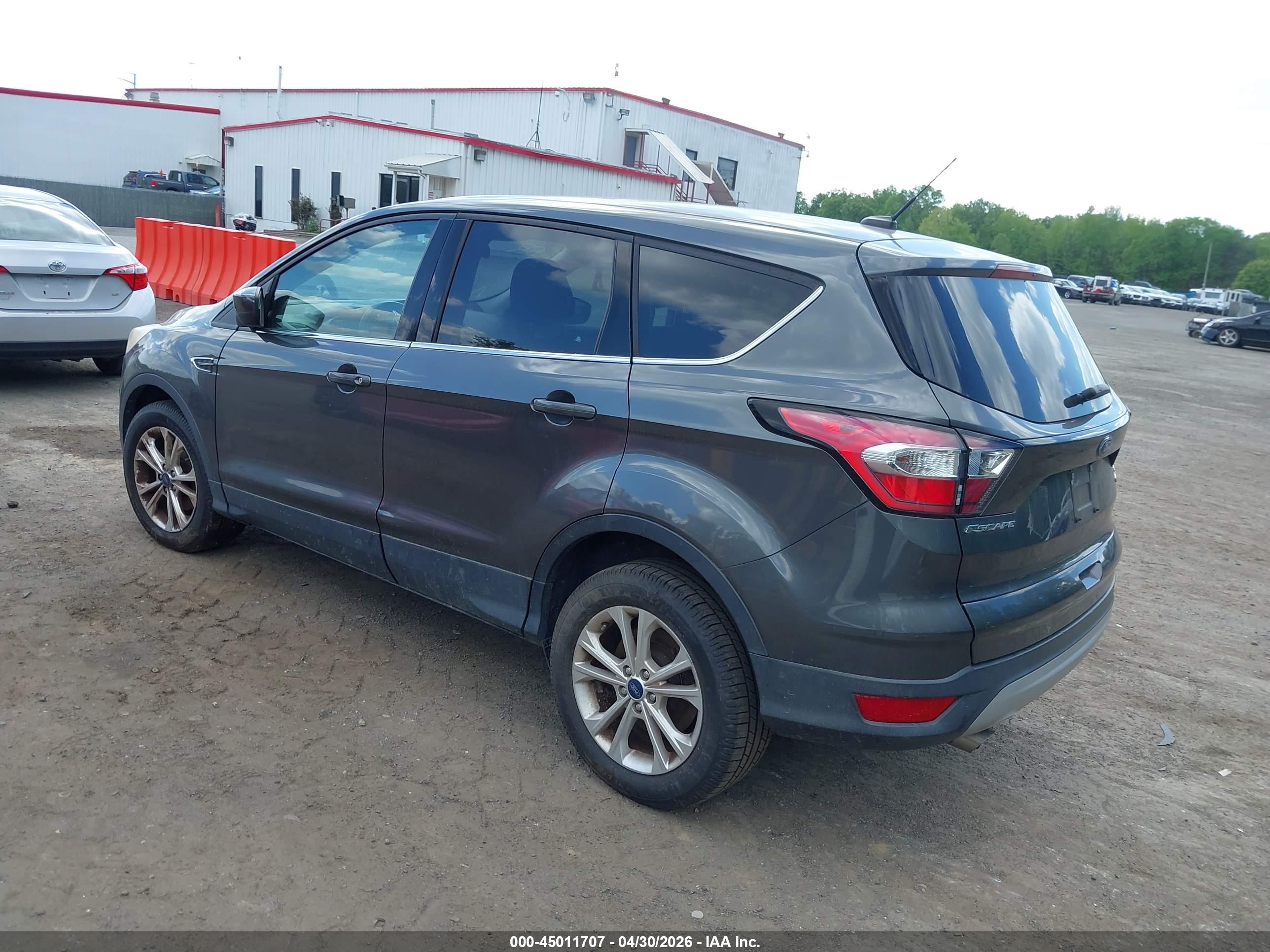 FORD ESCAPE image 3