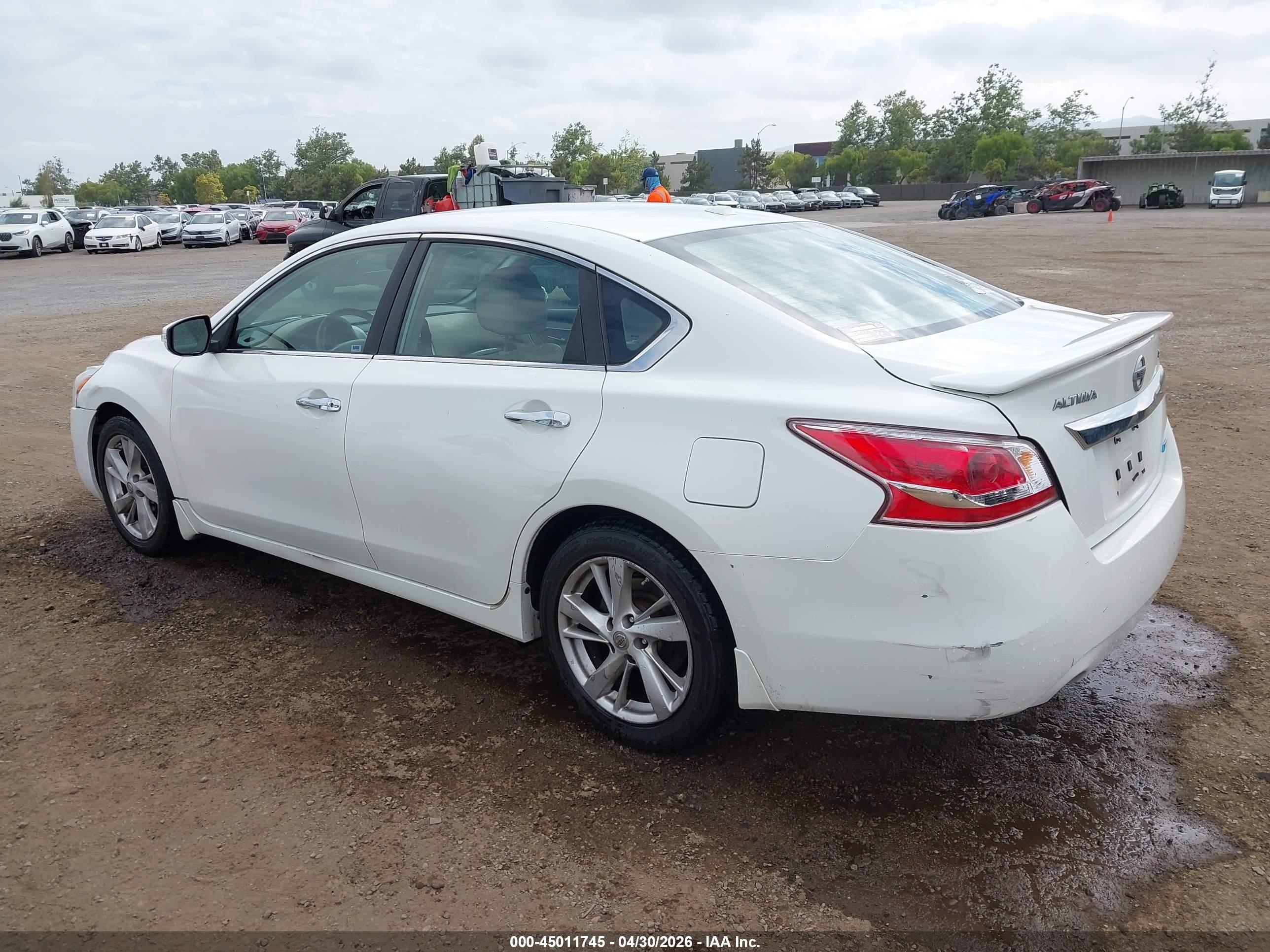 NISSAN ALTIMA image 3
