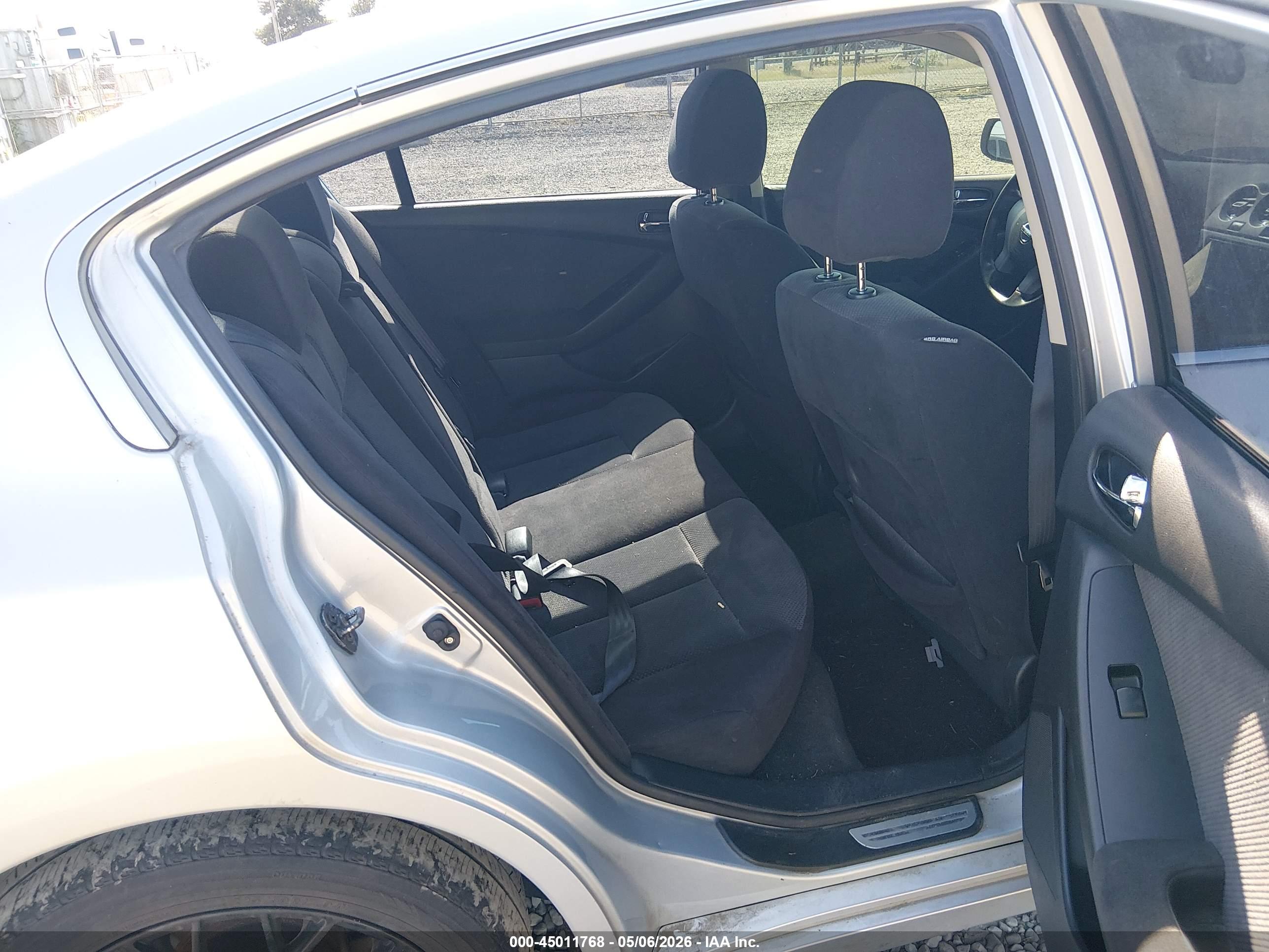 NISSAN ALTIMA image 8