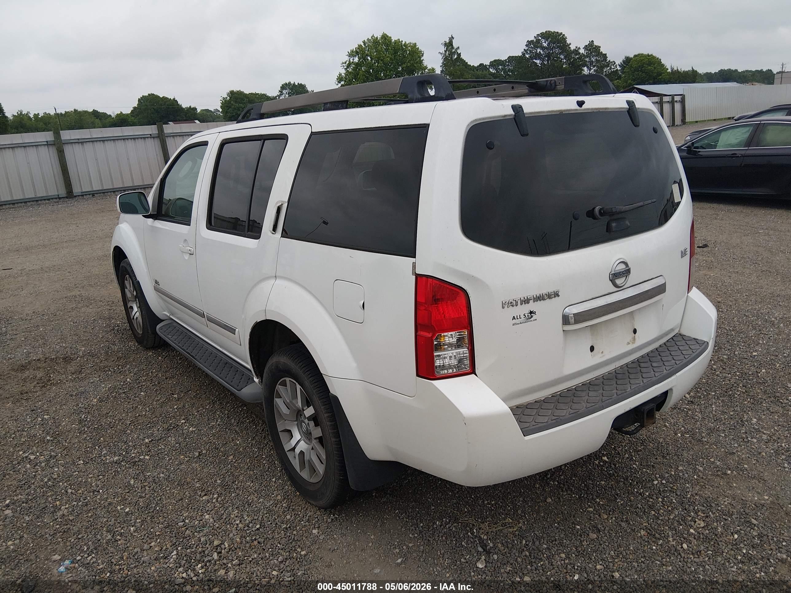 NISSAN PATHFINDER image 3