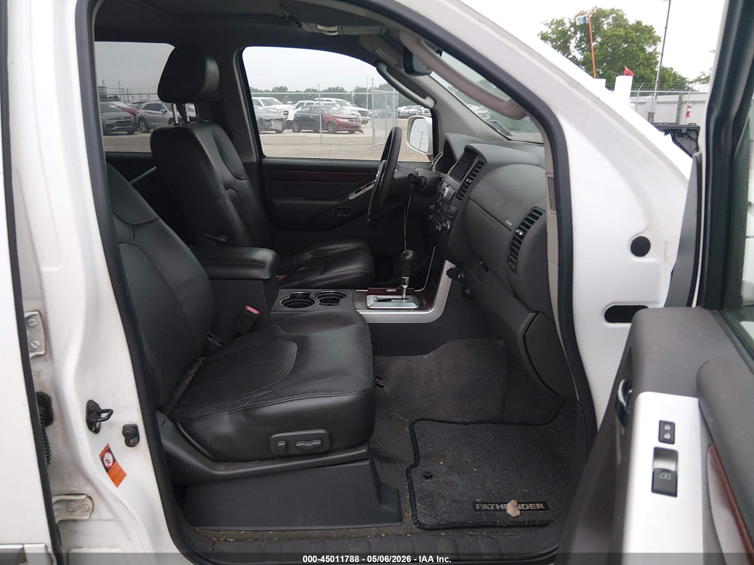 NISSAN PATHFINDER image 5