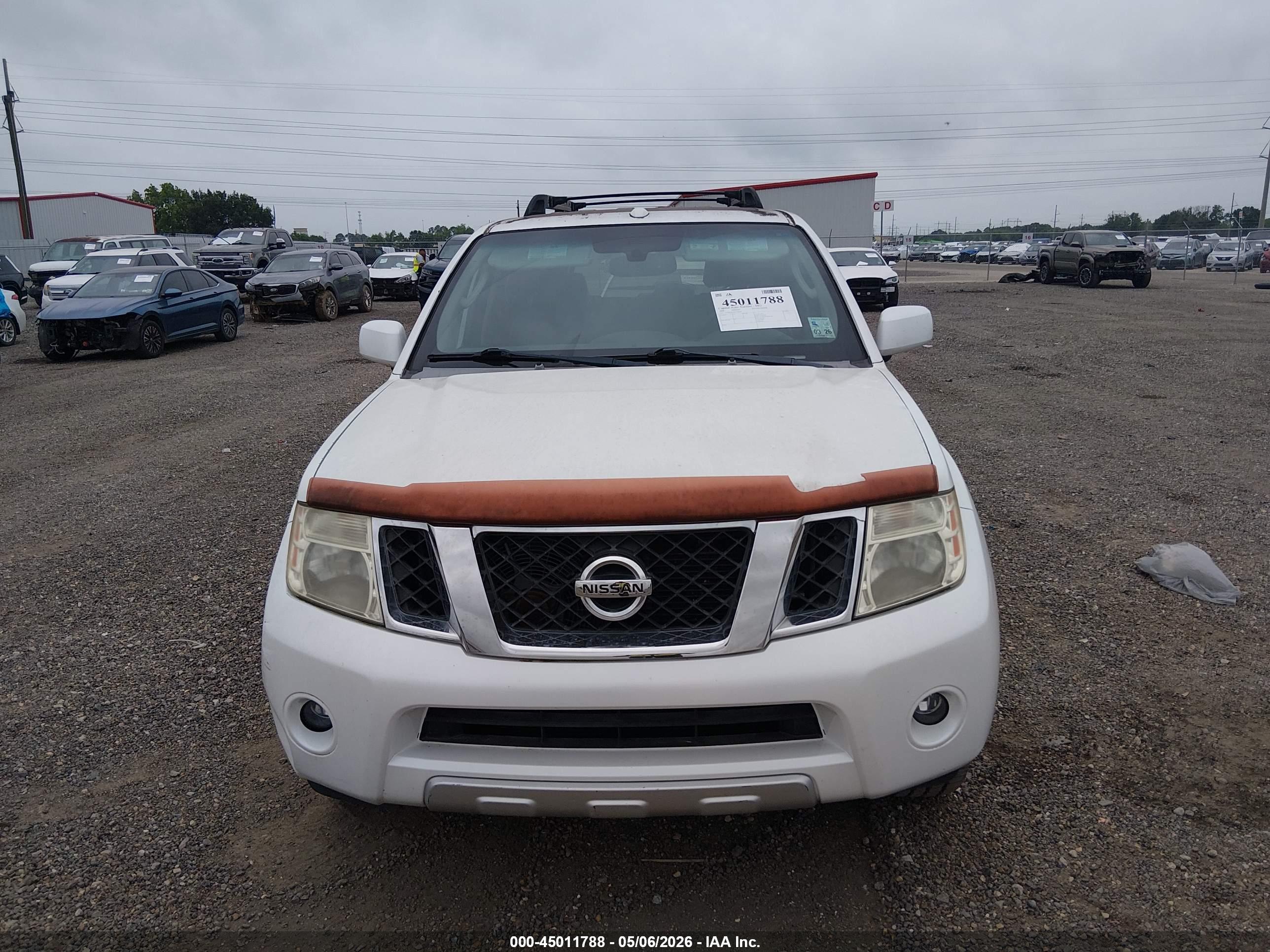 NISSAN PATHFINDER image 6