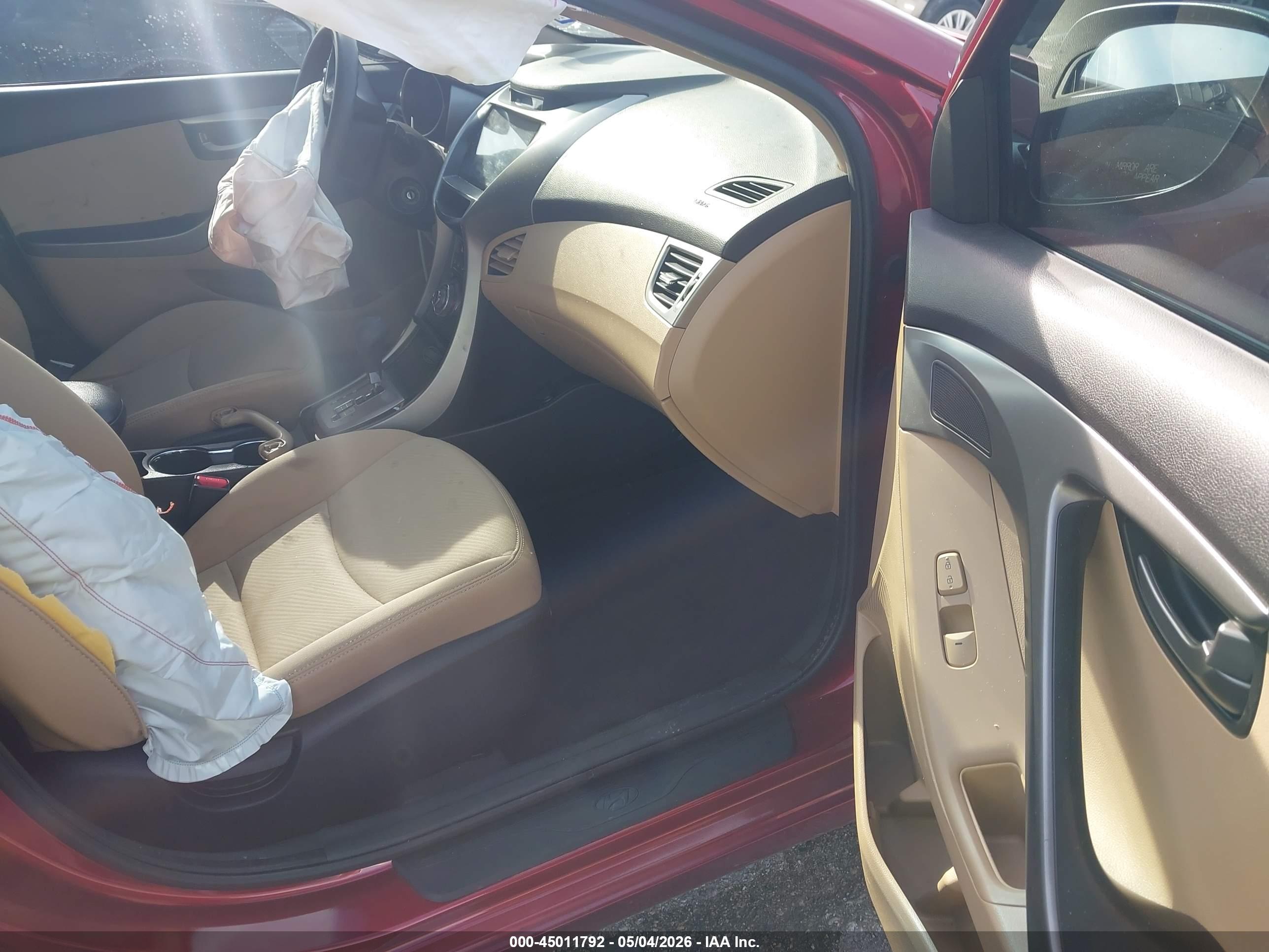HYUNDAI ELANTRA image 5