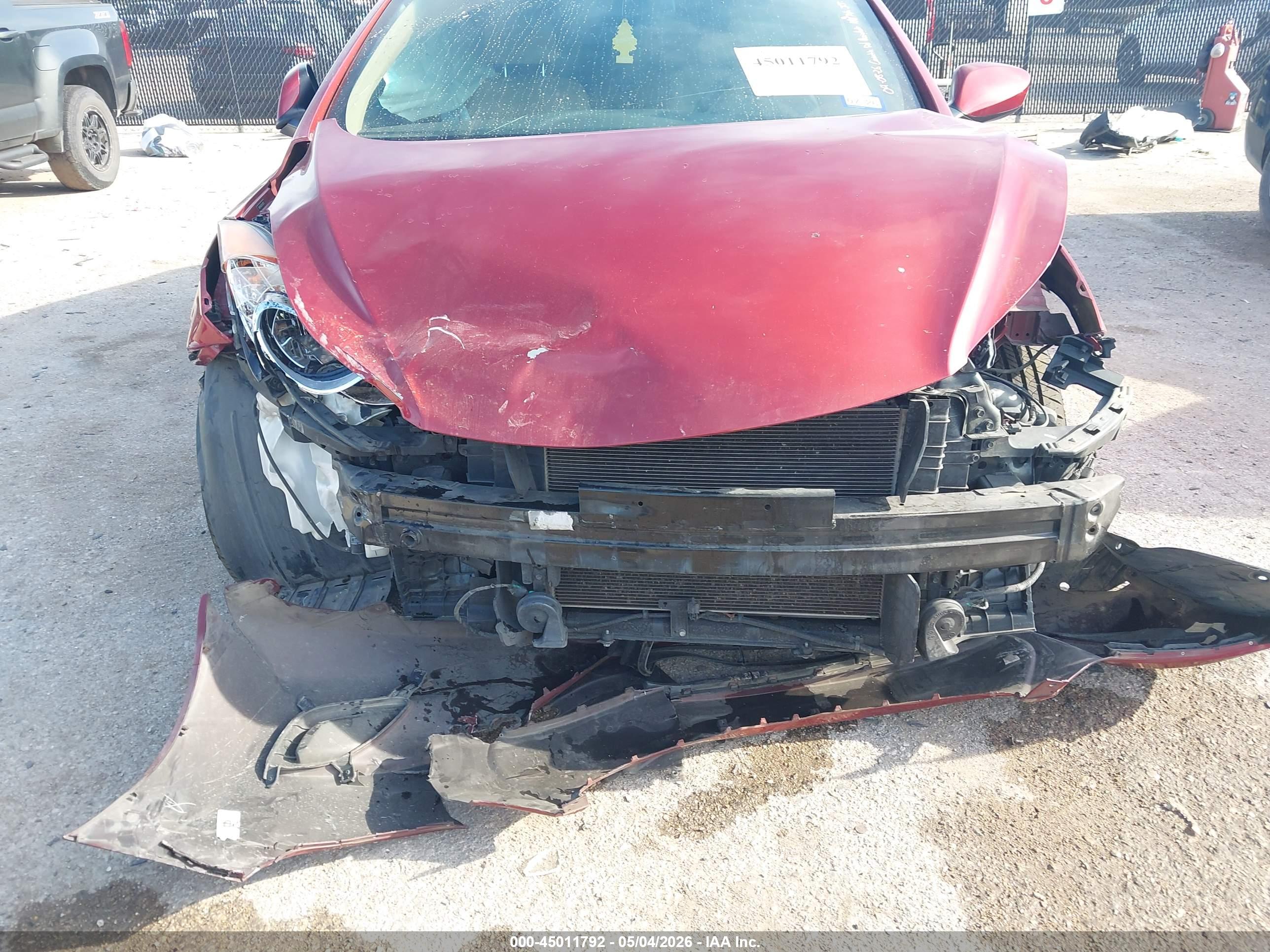 HYUNDAI ELANTRA image 6