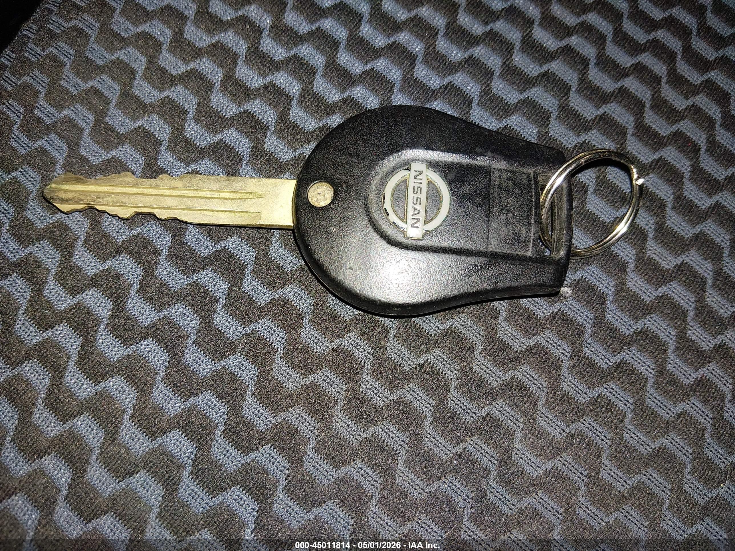 NISSAN VERSA image 11
