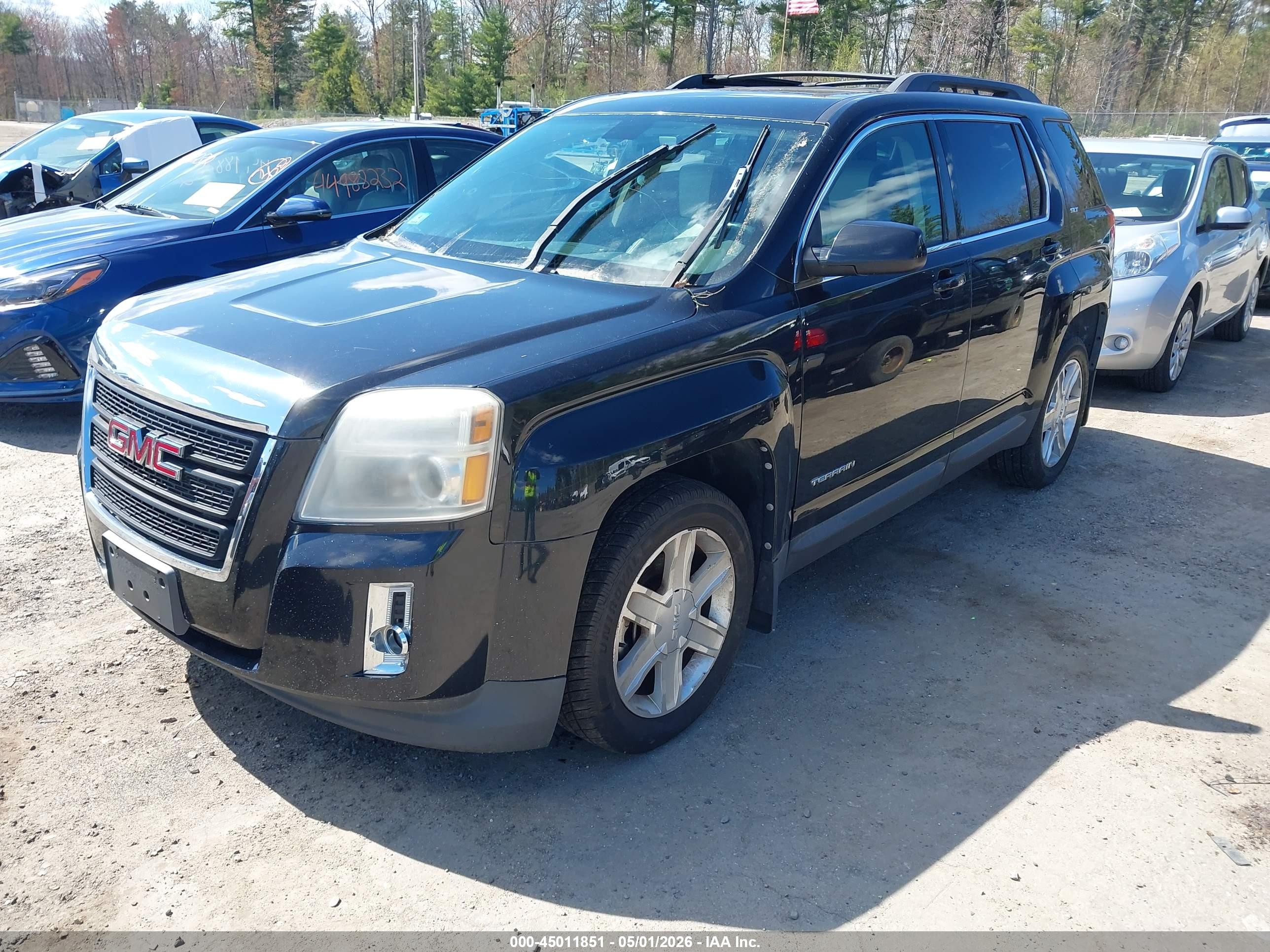 GMC TERRAIN image 2