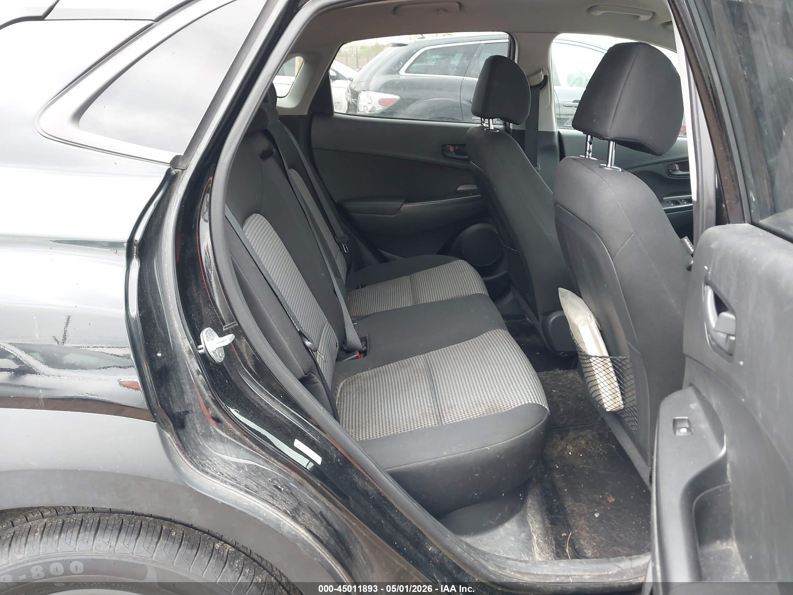 HYUNDAI KONA image 8