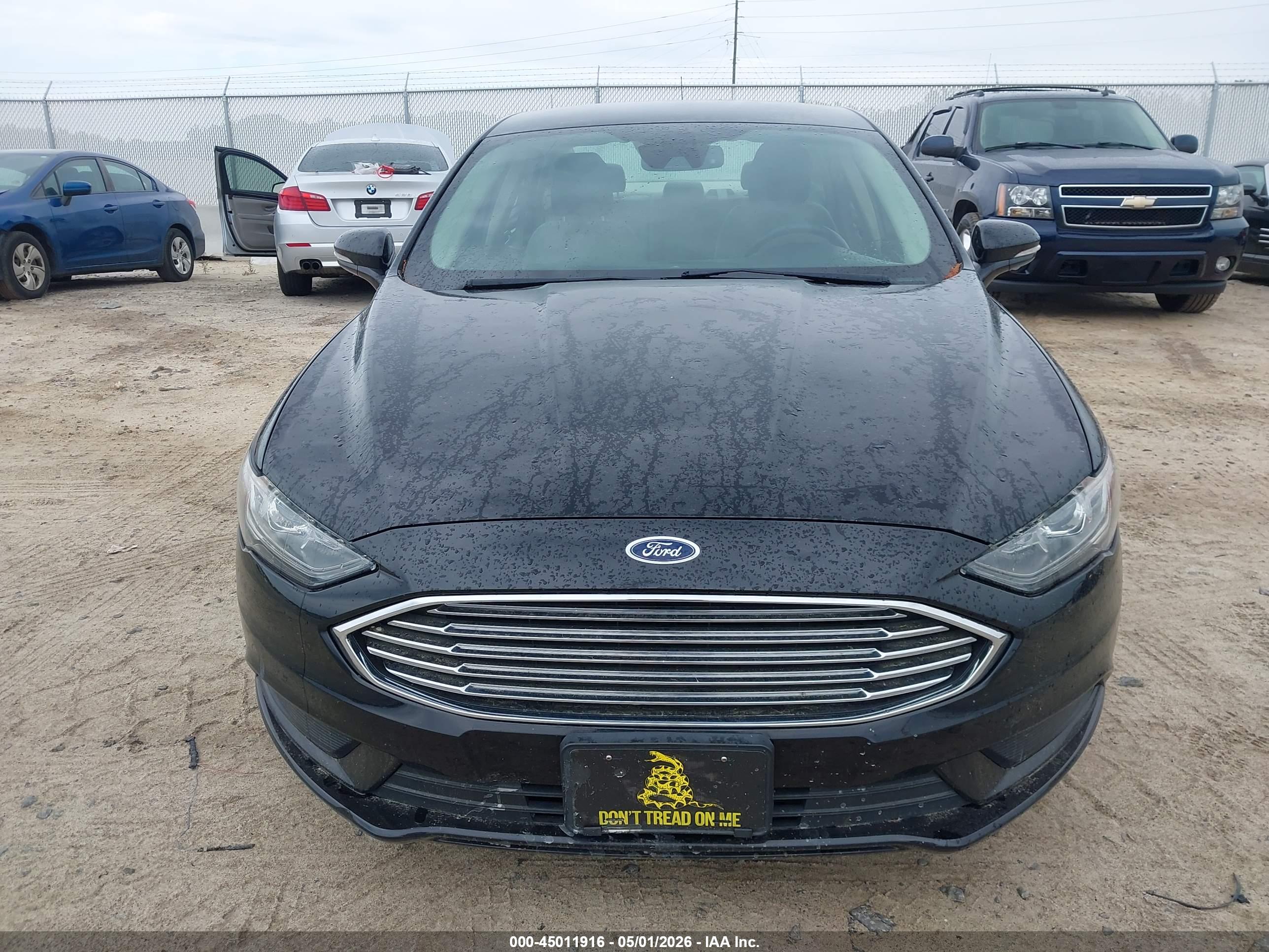 FORD FUSION image 6
