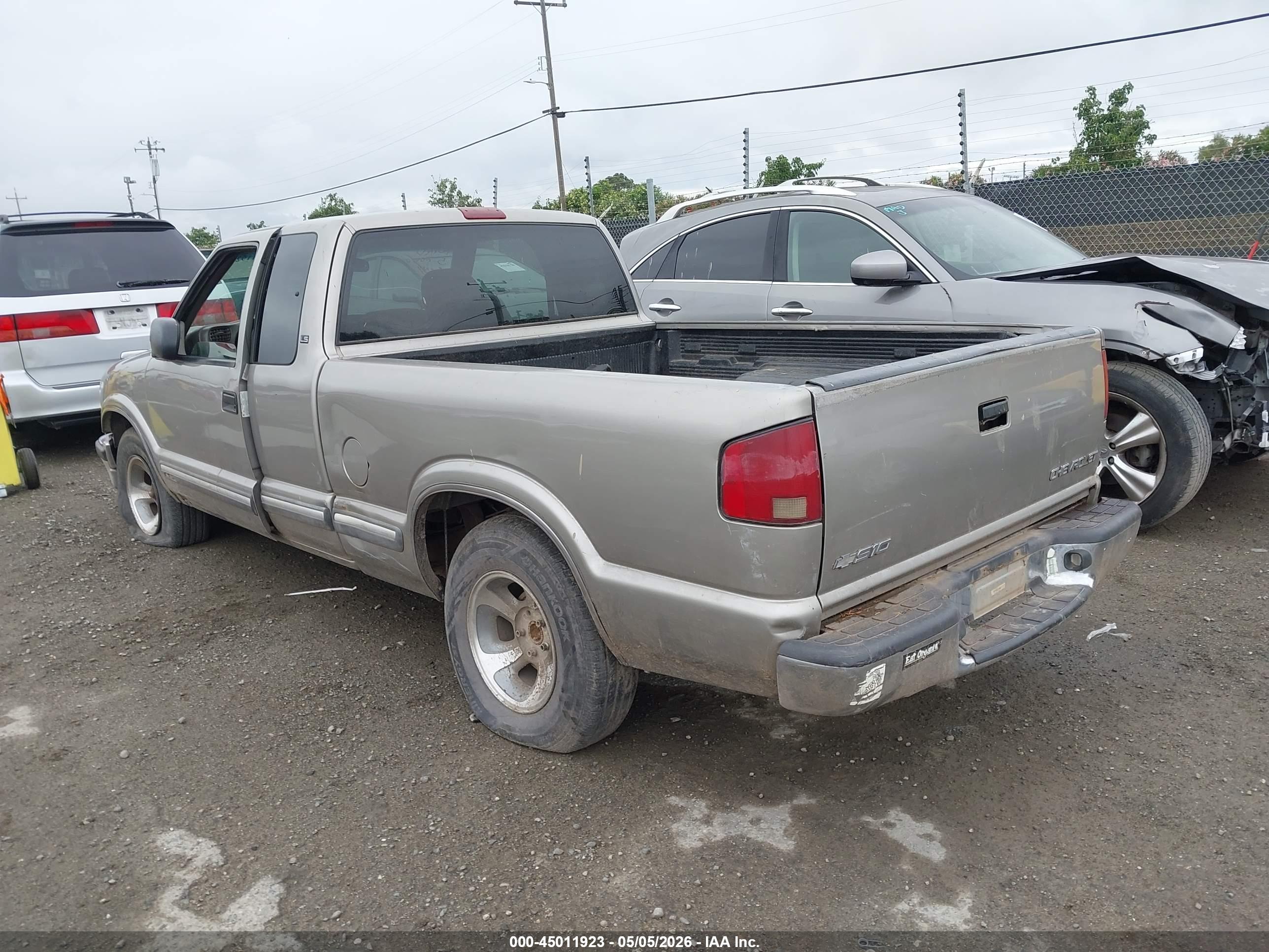 CHEVROLET S-10 image 3