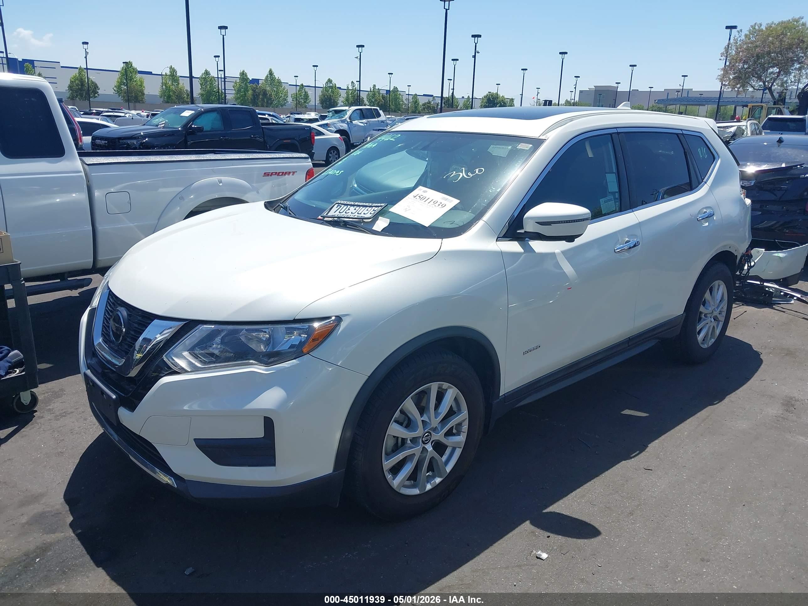 NISSAN ROGUE image 2