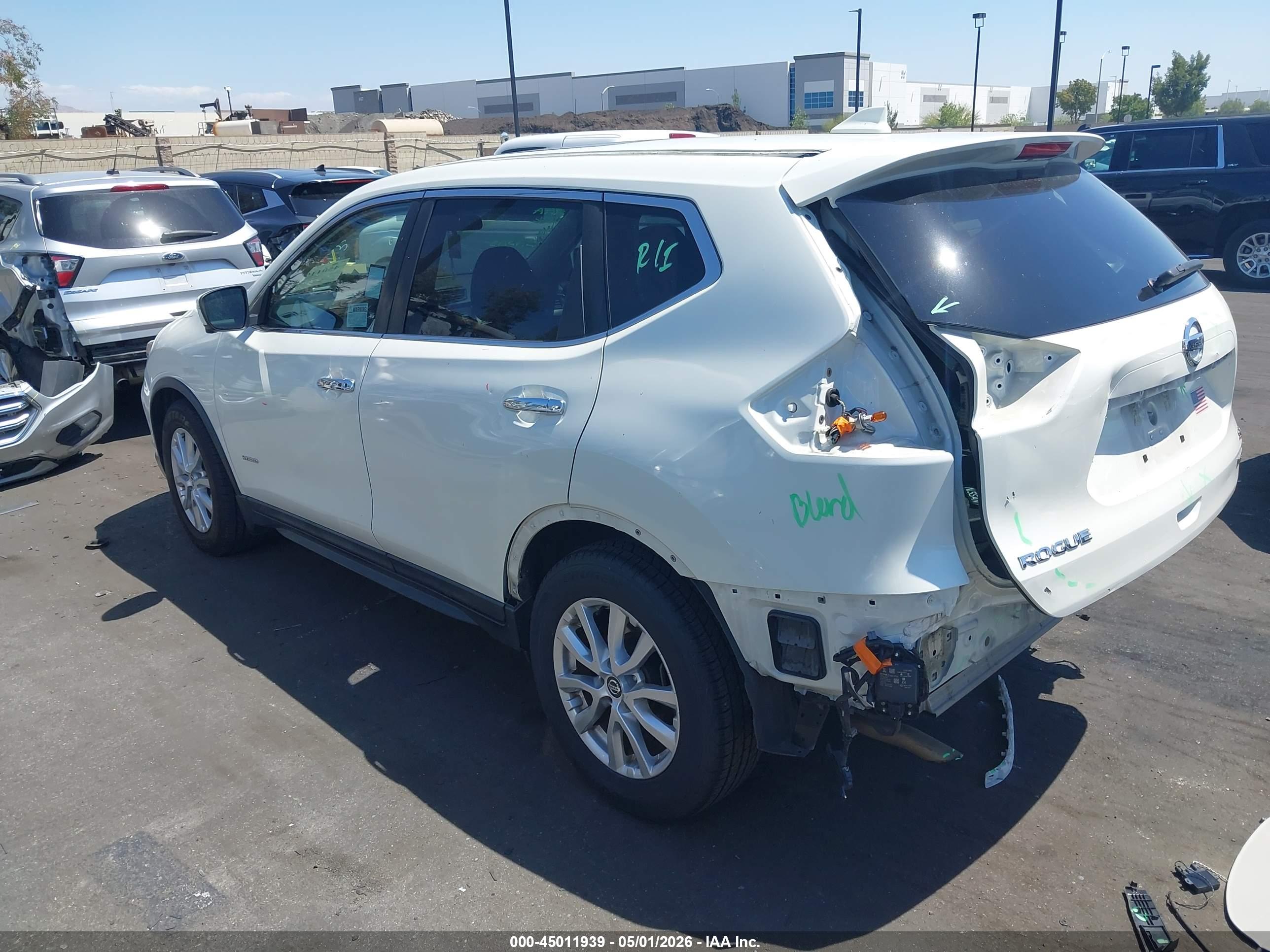 NISSAN ROGUE image 3