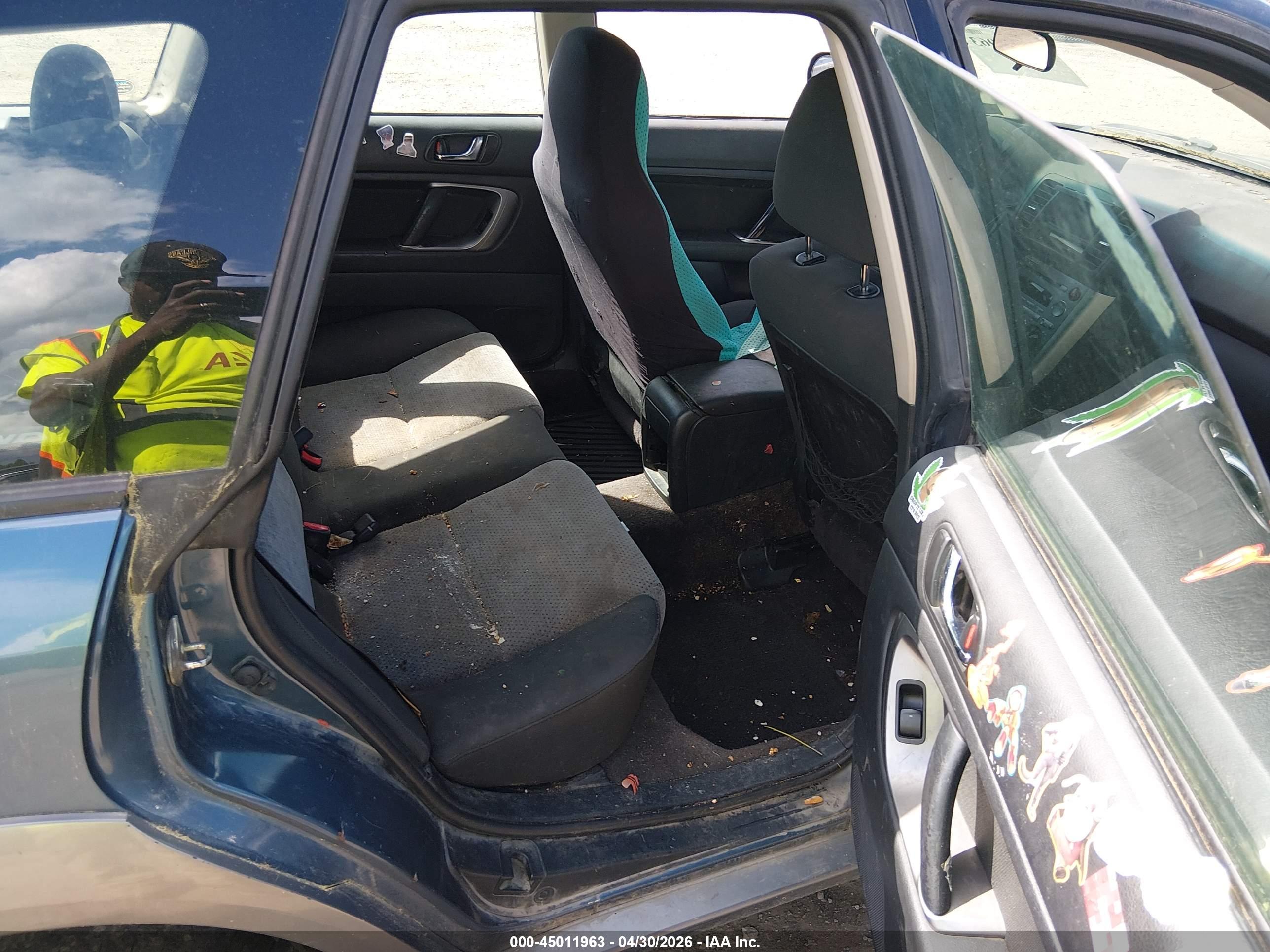 SUBARU OUTBACK image 8