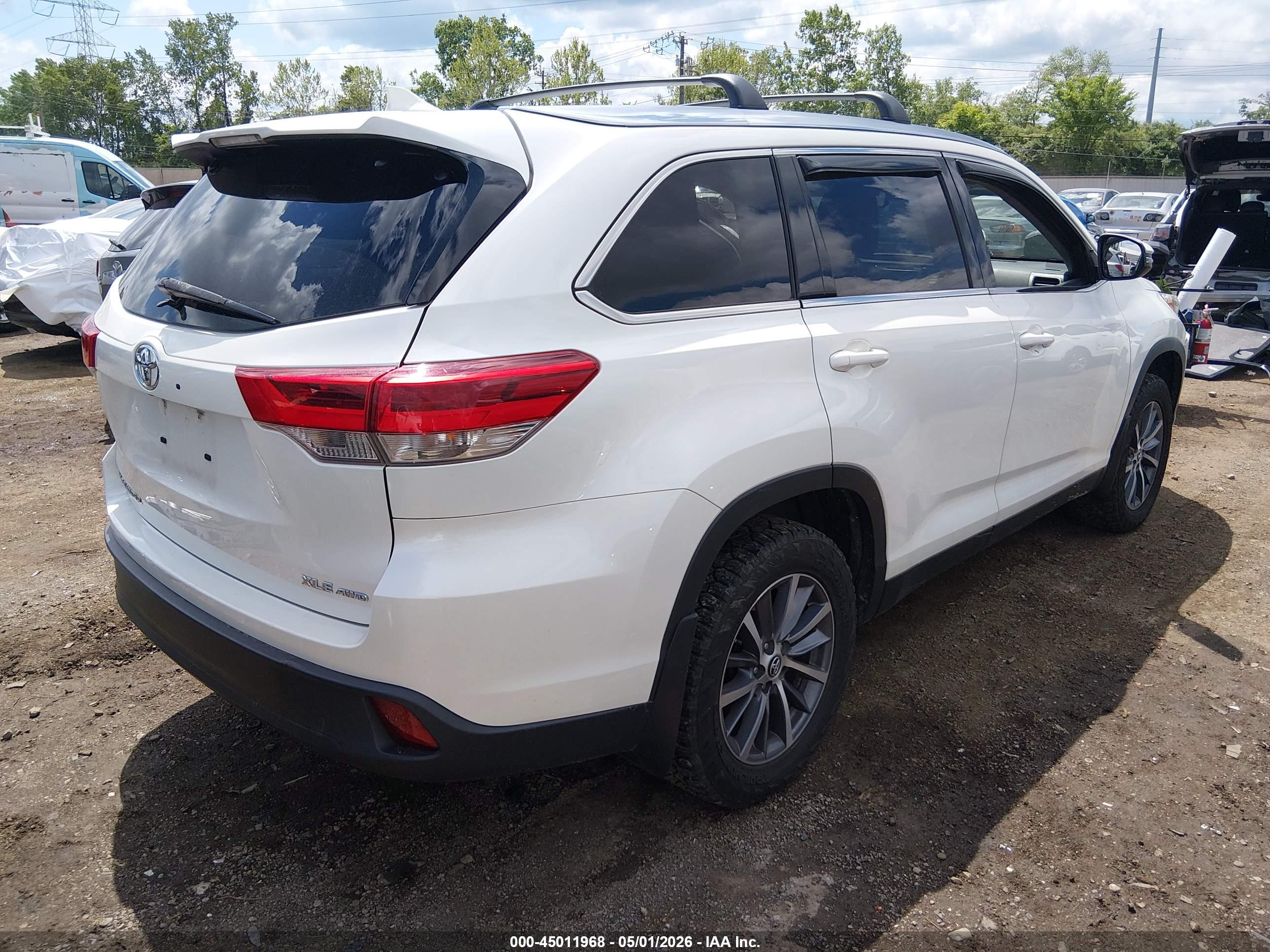 TOYOTA HIGHLANDER image 4