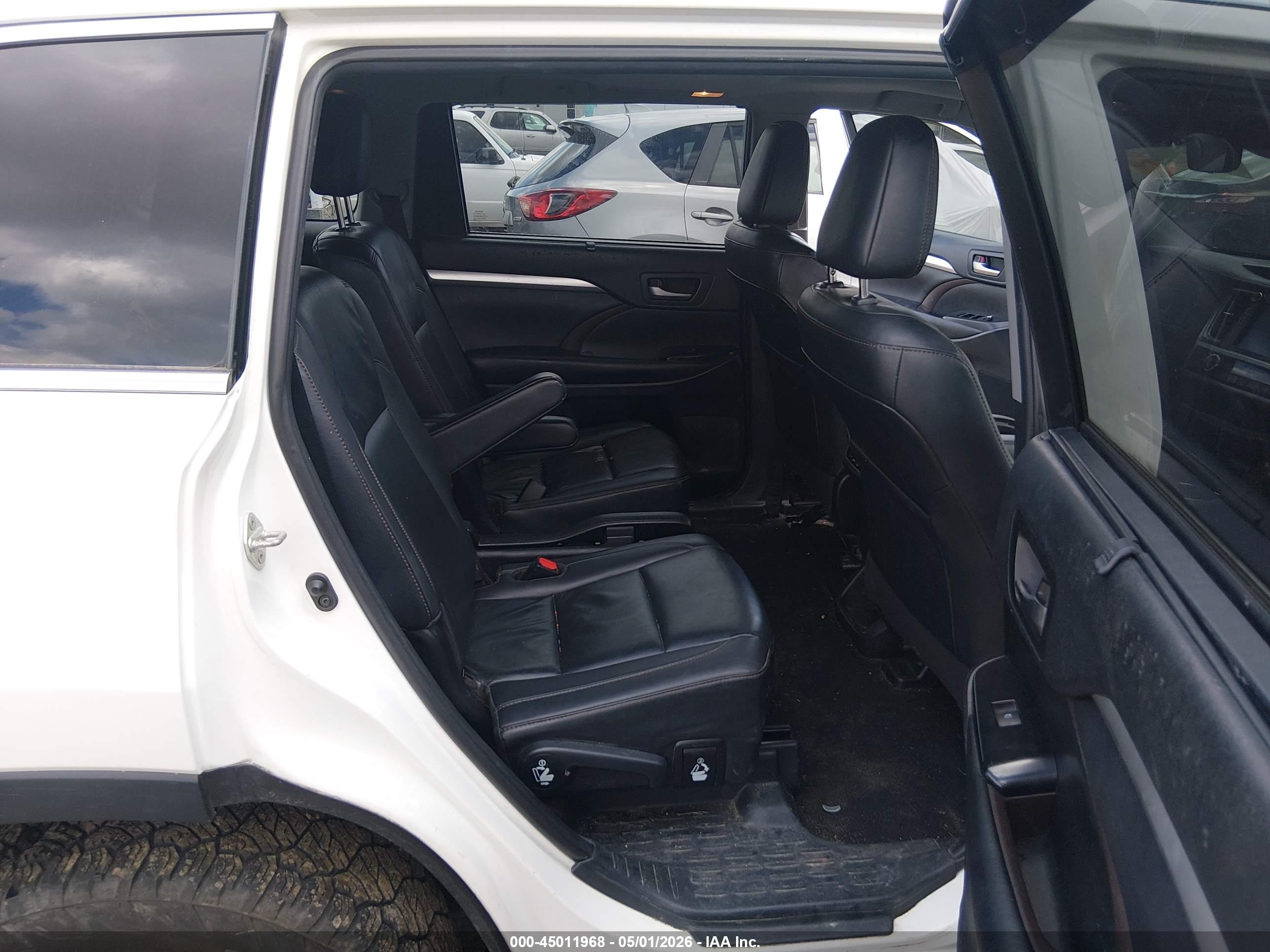 TOYOTA HIGHLANDER image 8