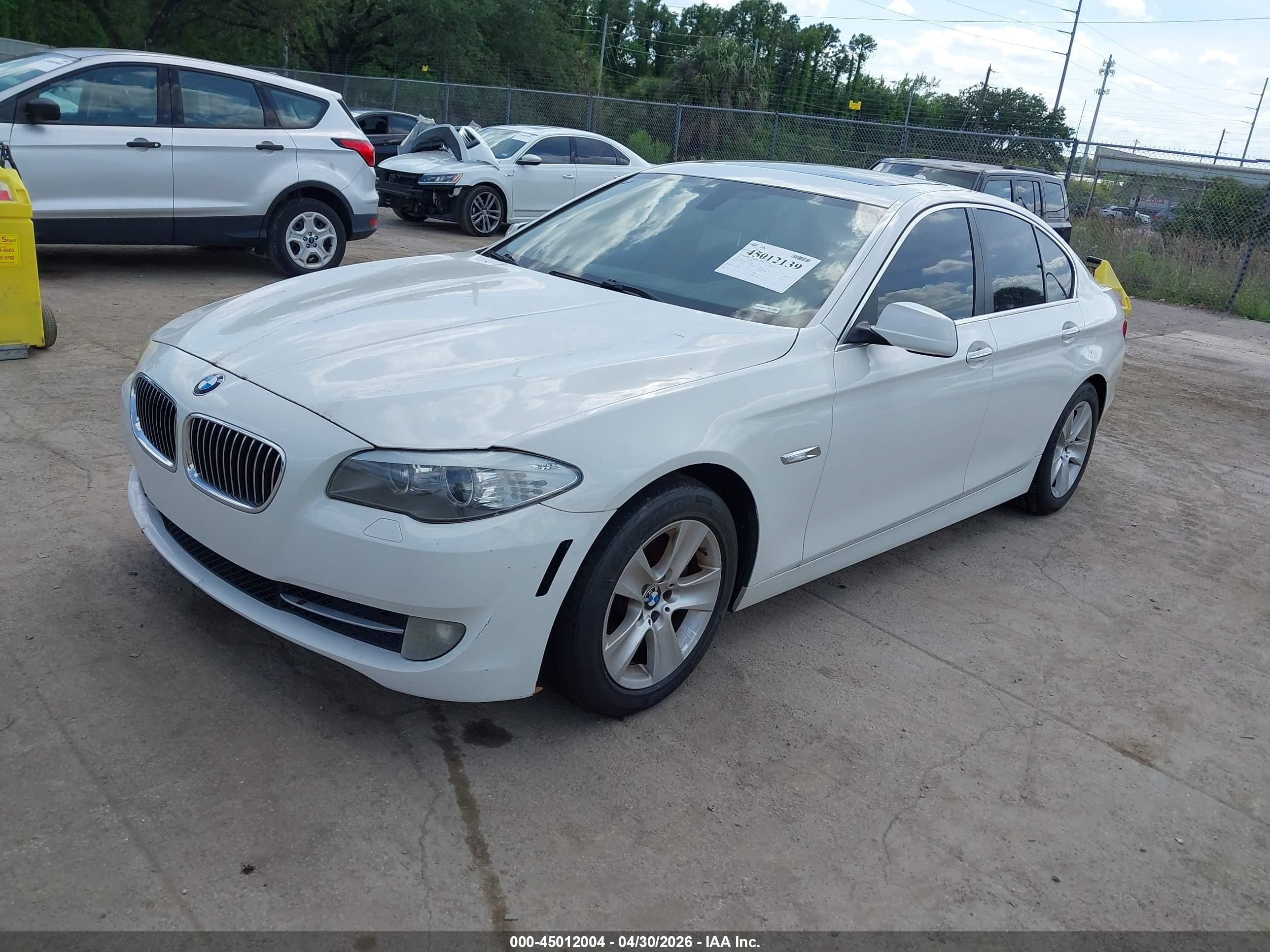 BMW 528I image 2