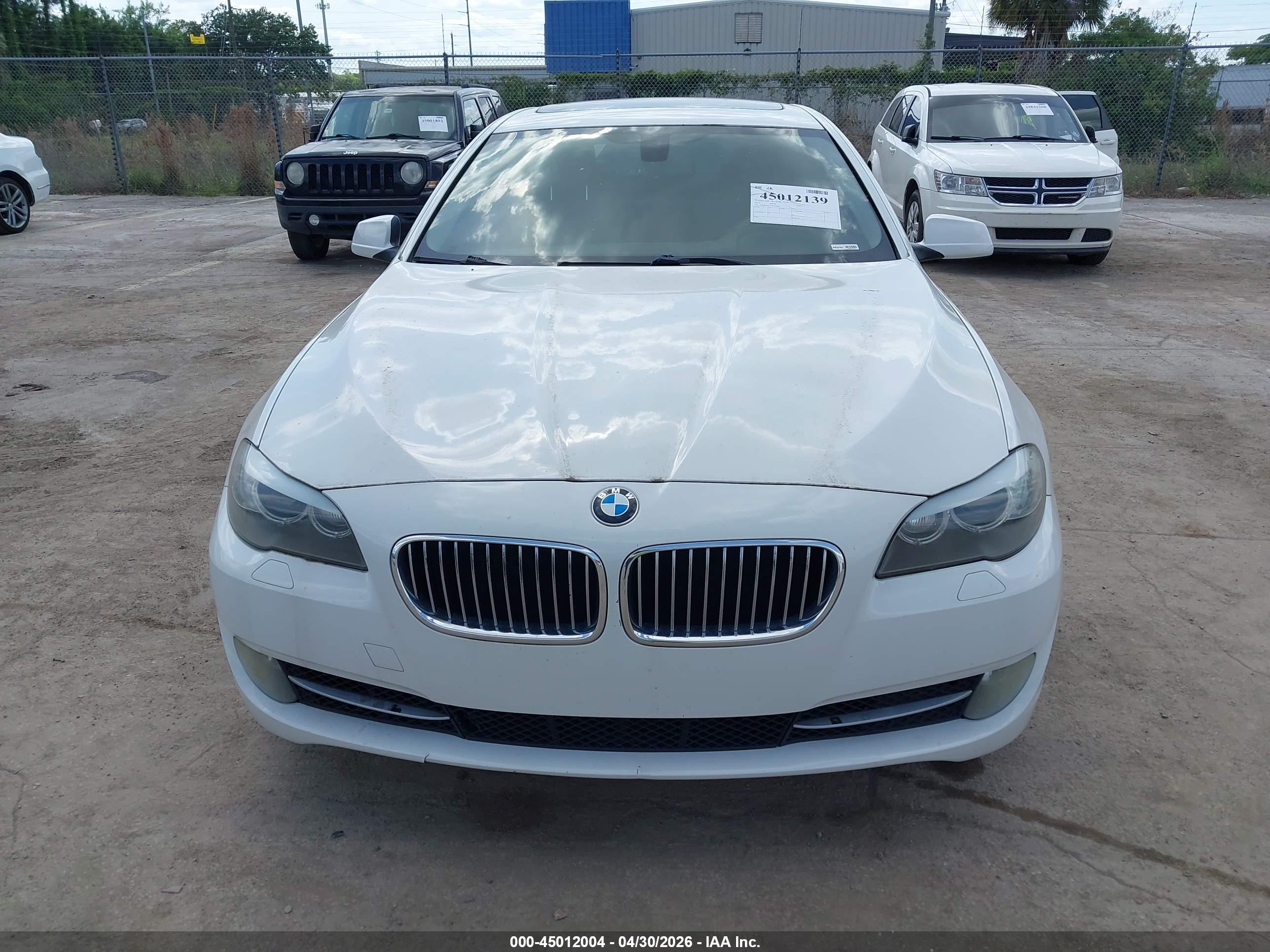 BMW 528I image 6