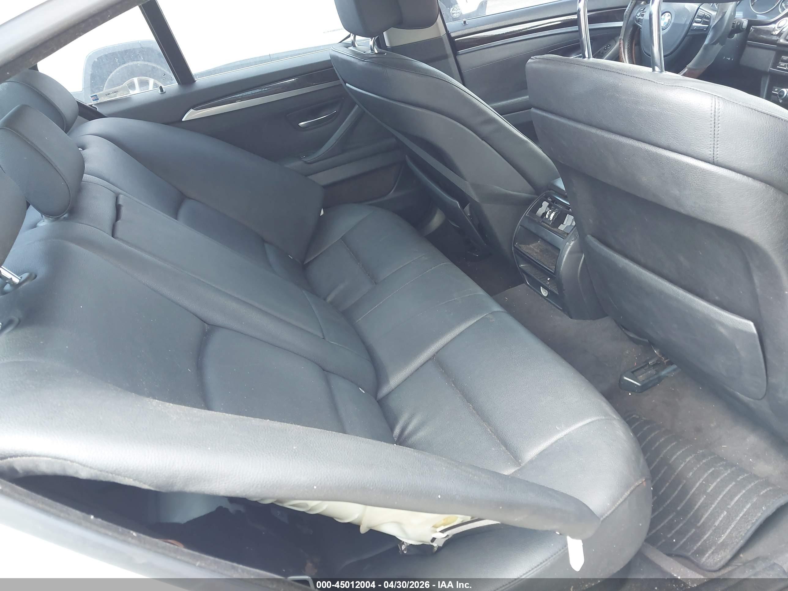 BMW 528I image 8