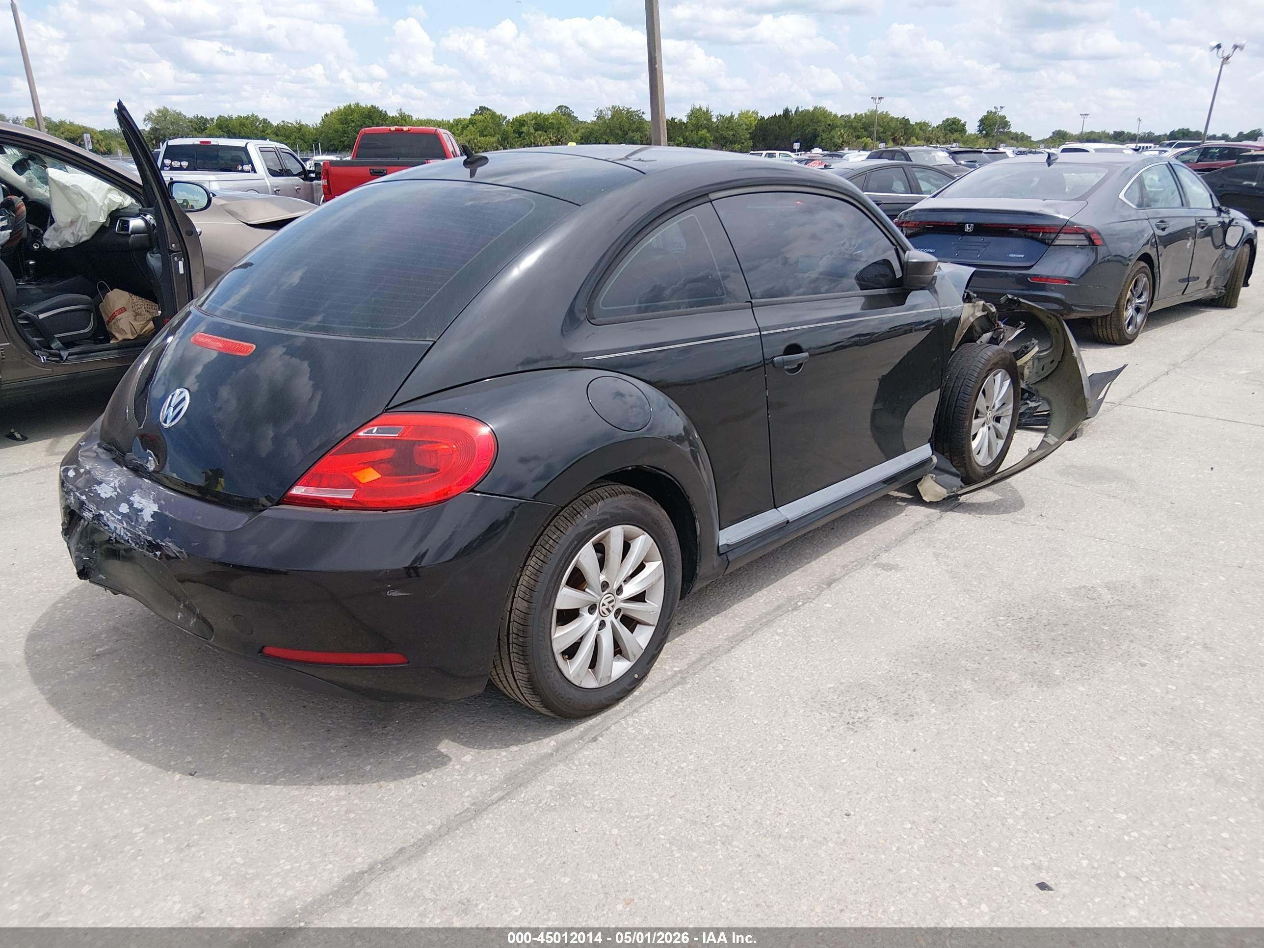 VOLKSWAGEN BEETLE image 4